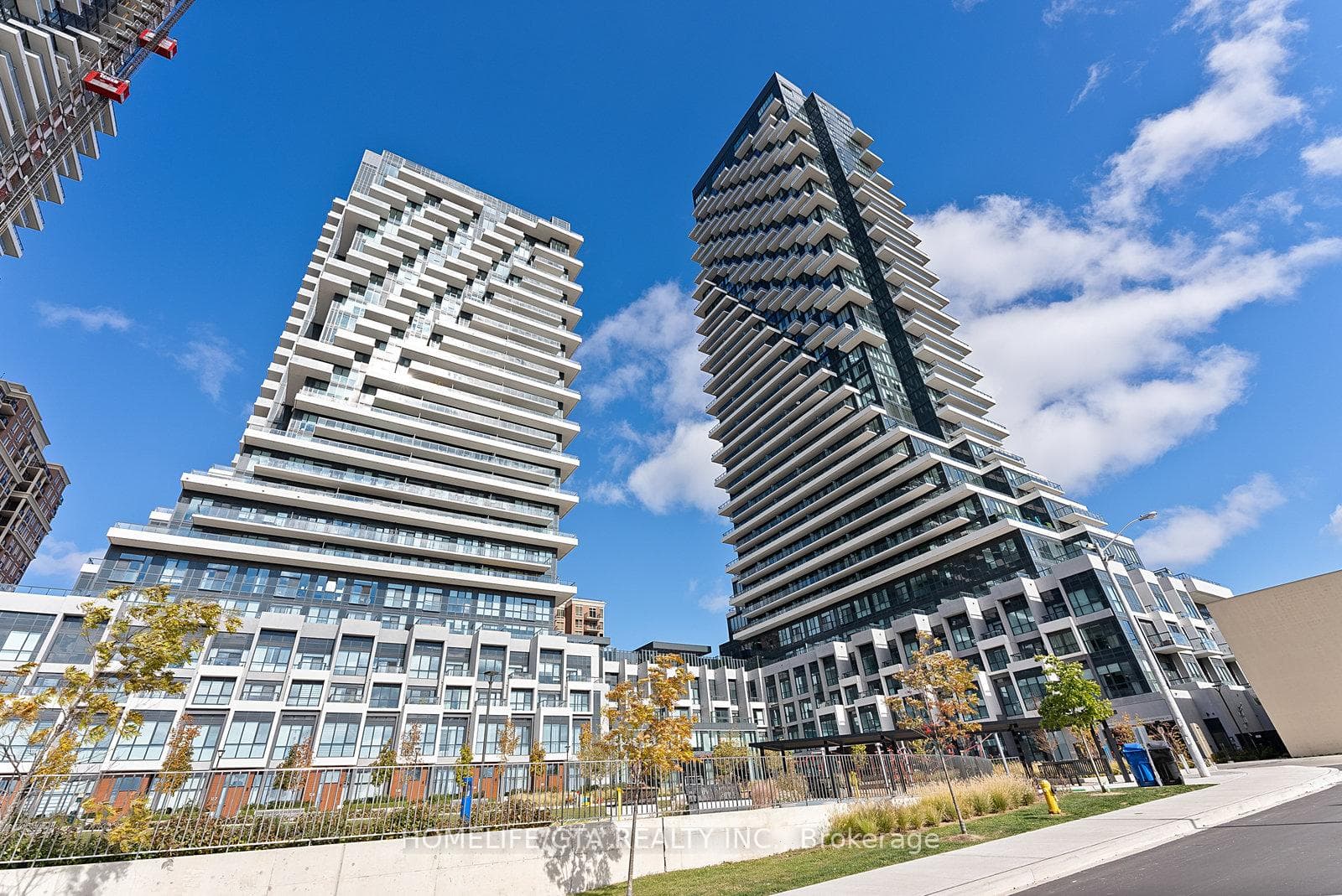 20 Inn on the Park Drive Unit 1838, Don Mills / Parkwoods / Victoria Village, ON M3C 0P8 - Photo 1