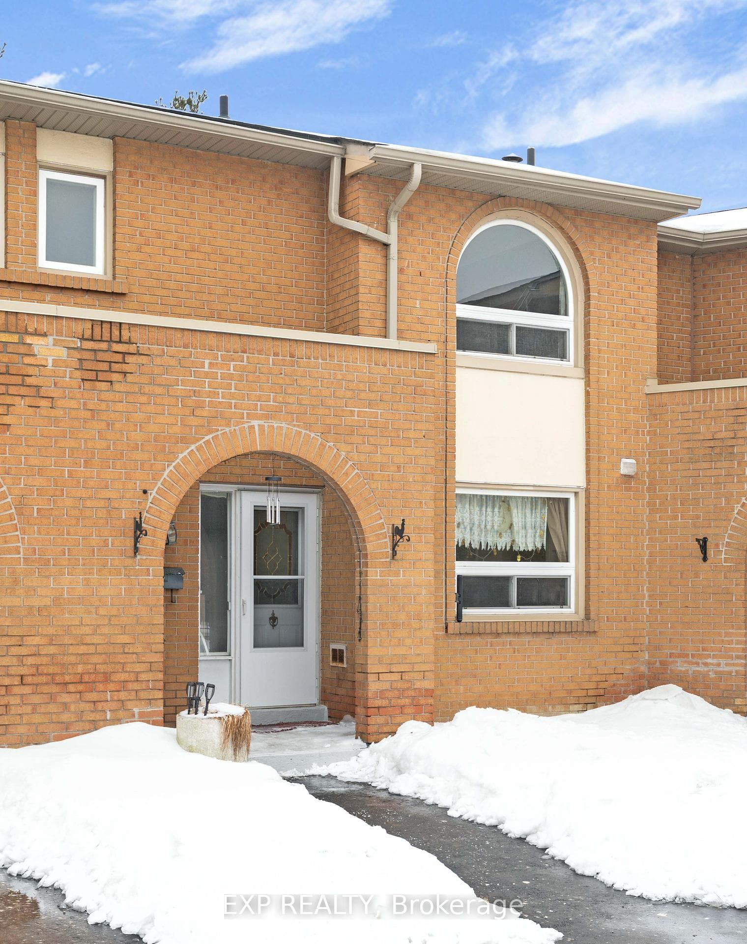 1180 Mississauga Valley Boulevard Unit 4, Mississauga, ON L5A 3M9 - Photo 1