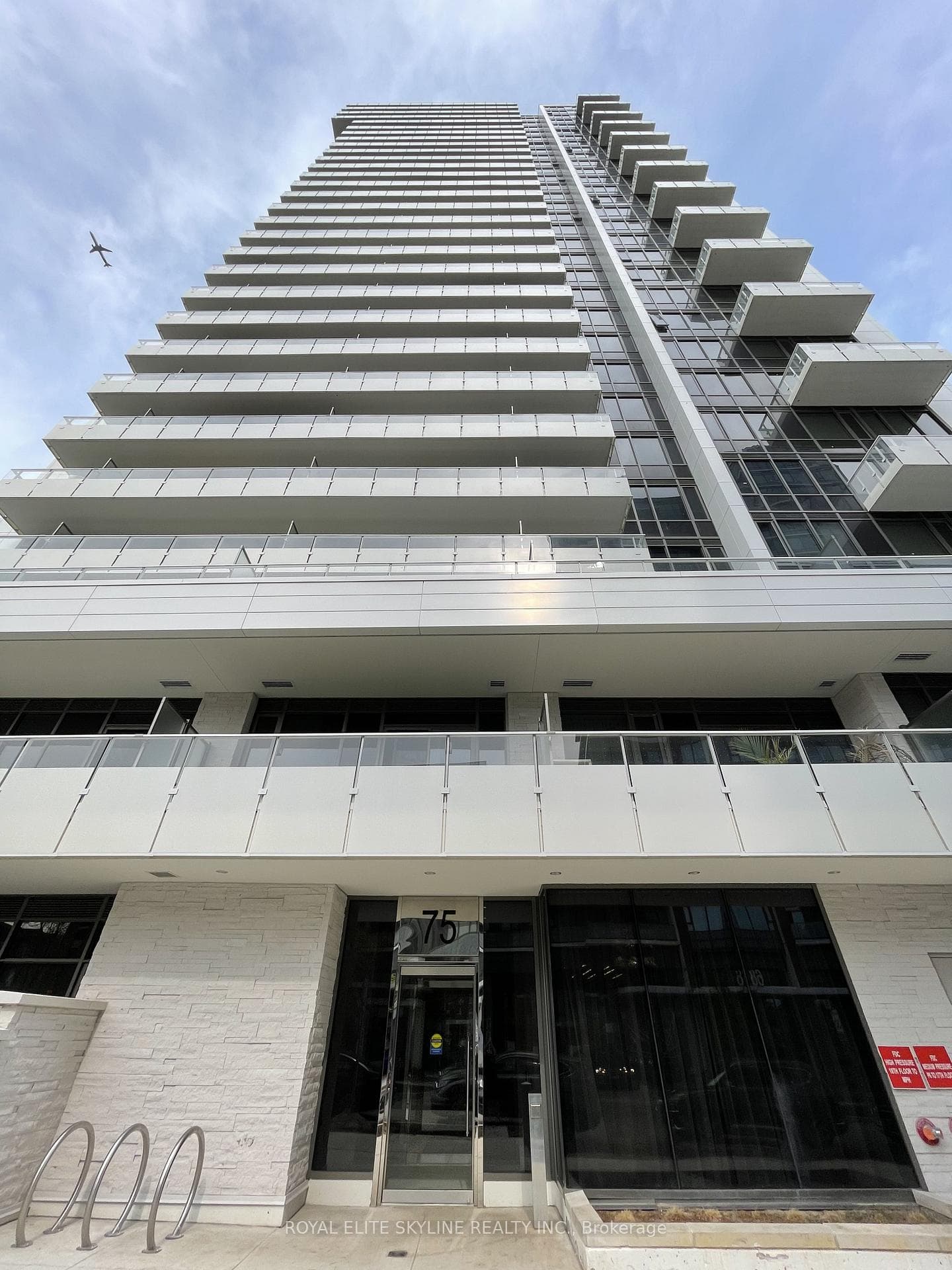 75 Canterbury Place Unit 1907, Thornhill / Willowdale, ON M2N 2N1 - Photo 1