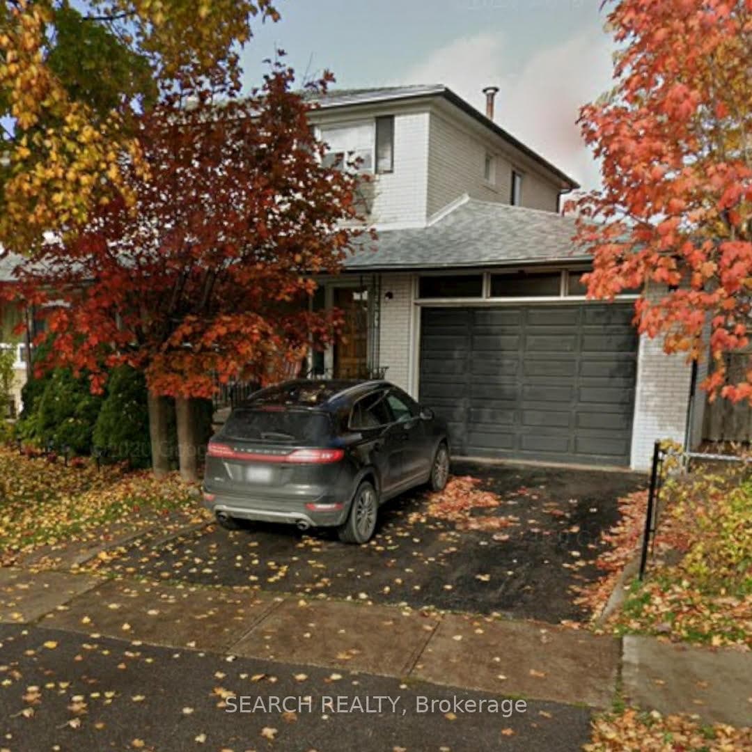 7554 Darcel Avenue, Mississauga, ON L4T 2X9 - Photo 1