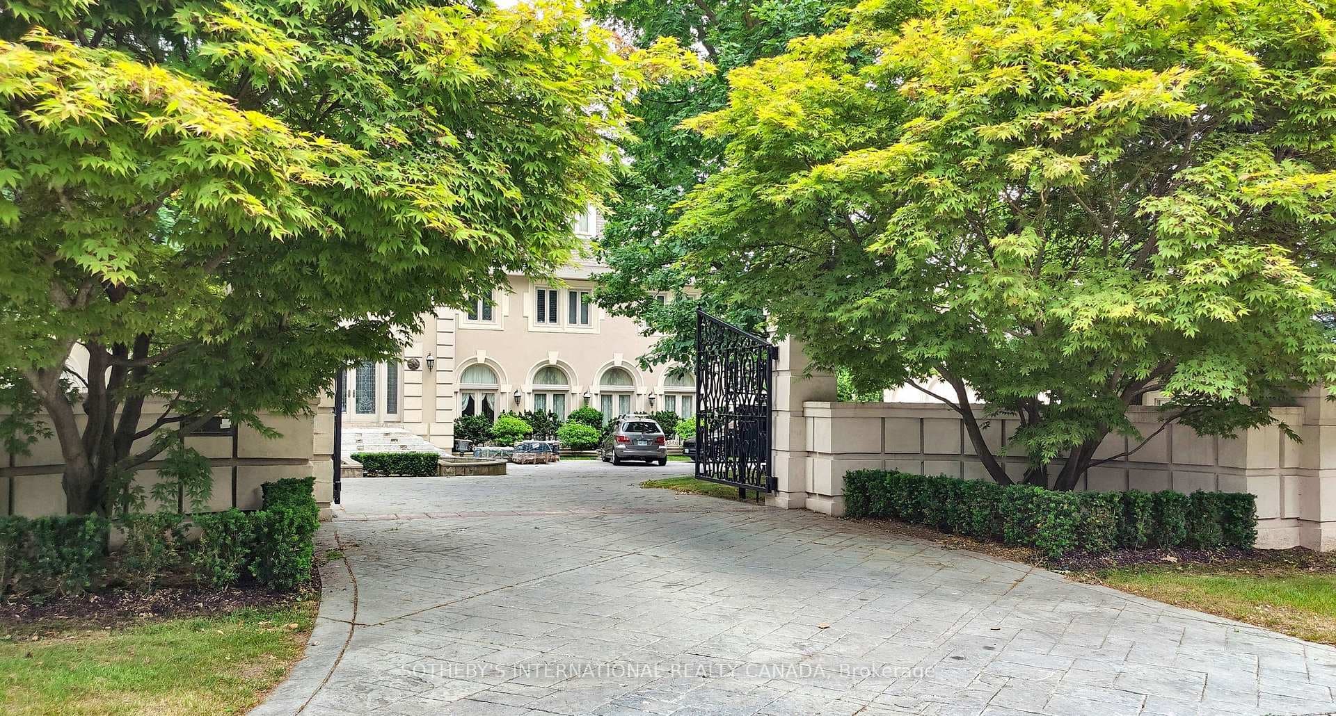52 Post Road, Bridle Path / York Mills / Hoggs Hollow, ON M3B 1H8 - Photo 1