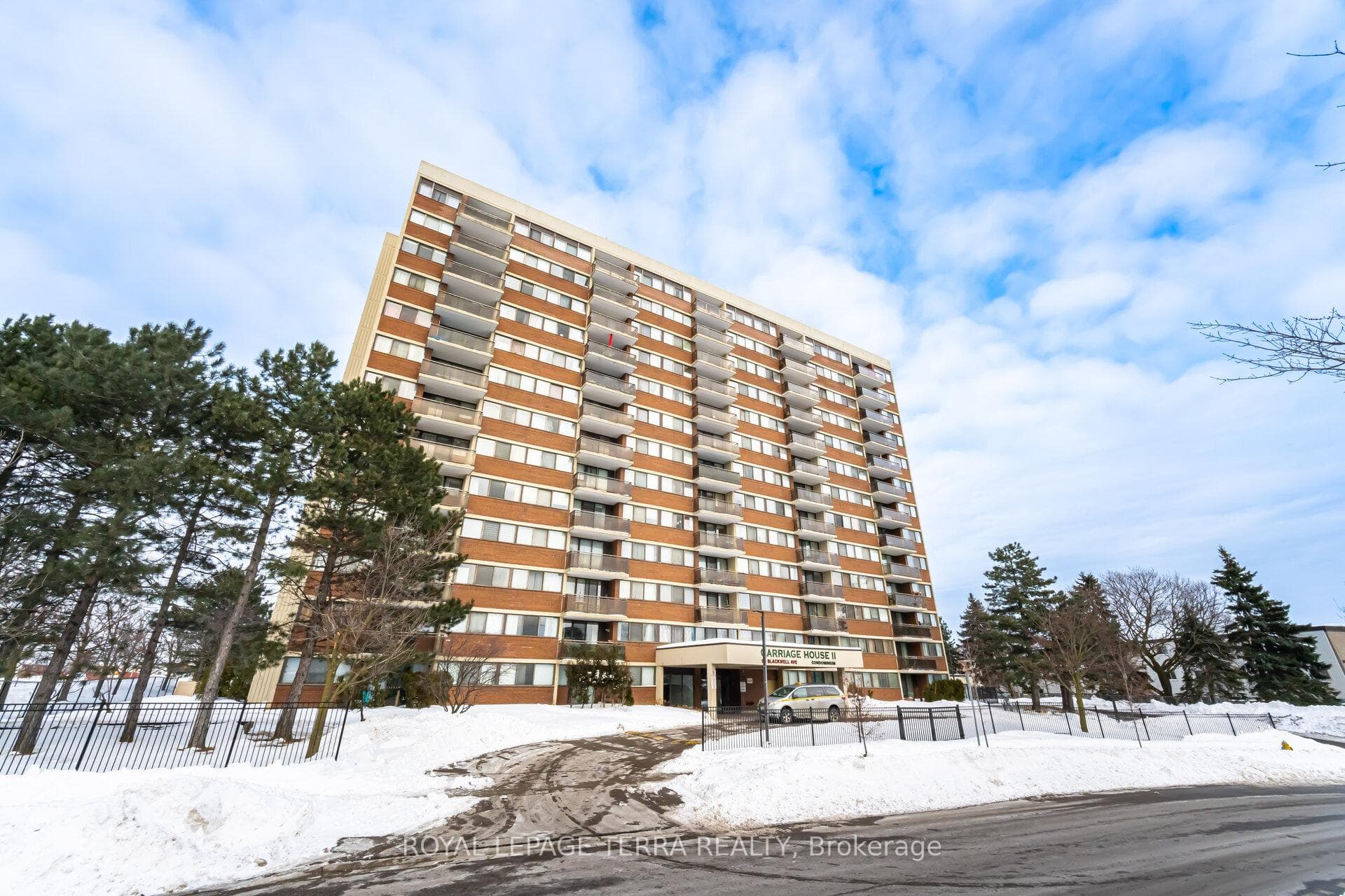 99 Blackwell Avenue Unit 208, Toronto E11