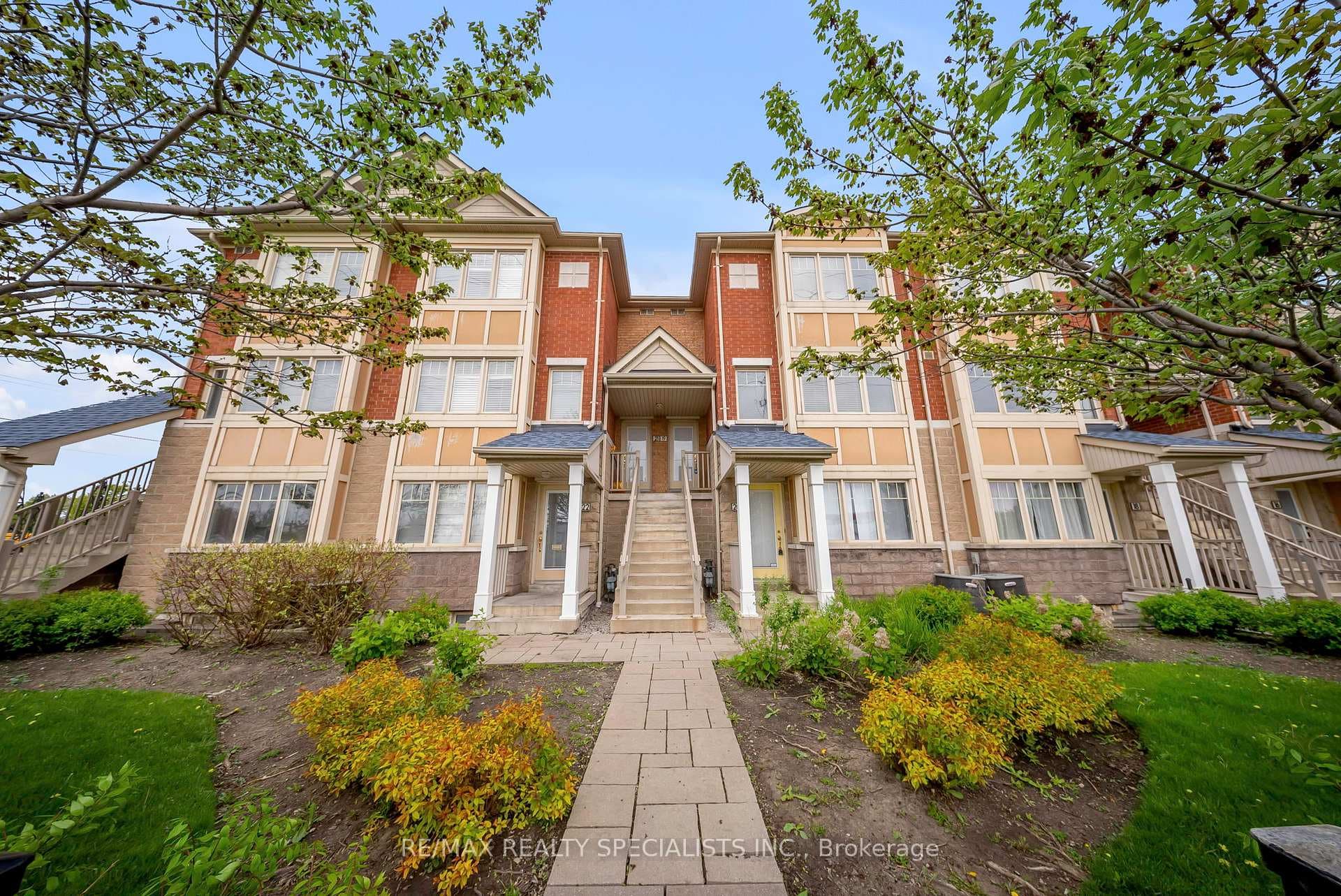 3985 Eglinton Avenue Unit 19, Mississauga, ON L5M 0E8 - Photo 1