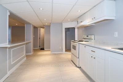 745 Coxwell Avenue Unit Lower, Danforth / East York, ON M4C 3C5 - Photo 1