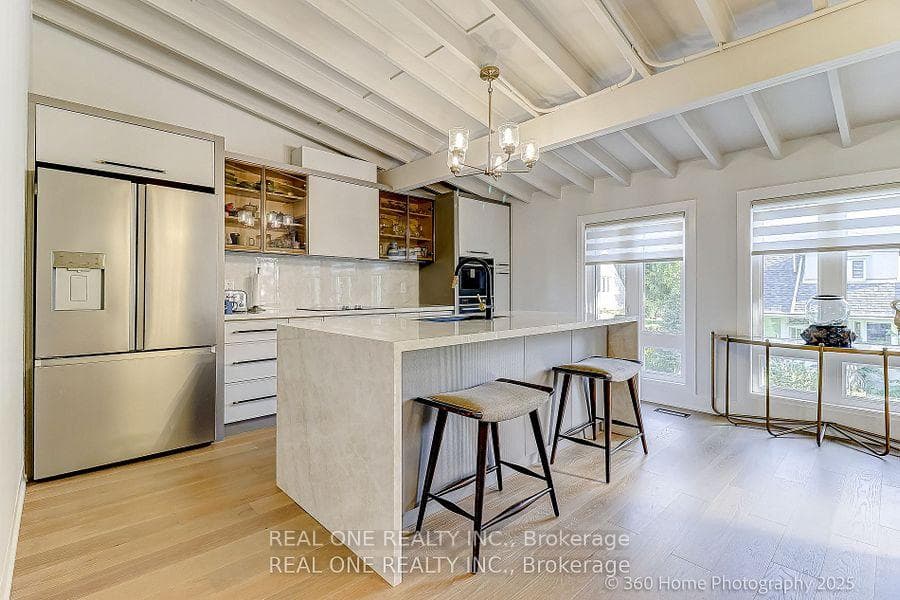 10 North Hills Terrace, Don Mills / Parkwoods / Victoria Village, ON M3C 1M6 - Photo 1