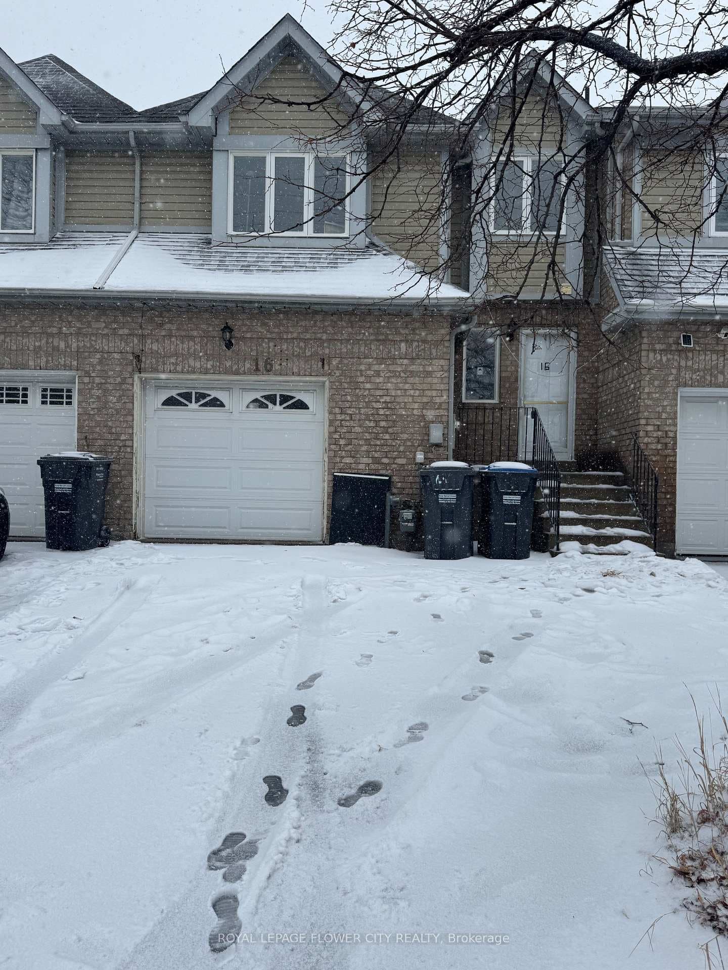 16 Langdale Crescent, Brampton, ON L6Y 4S2 - Photo 1