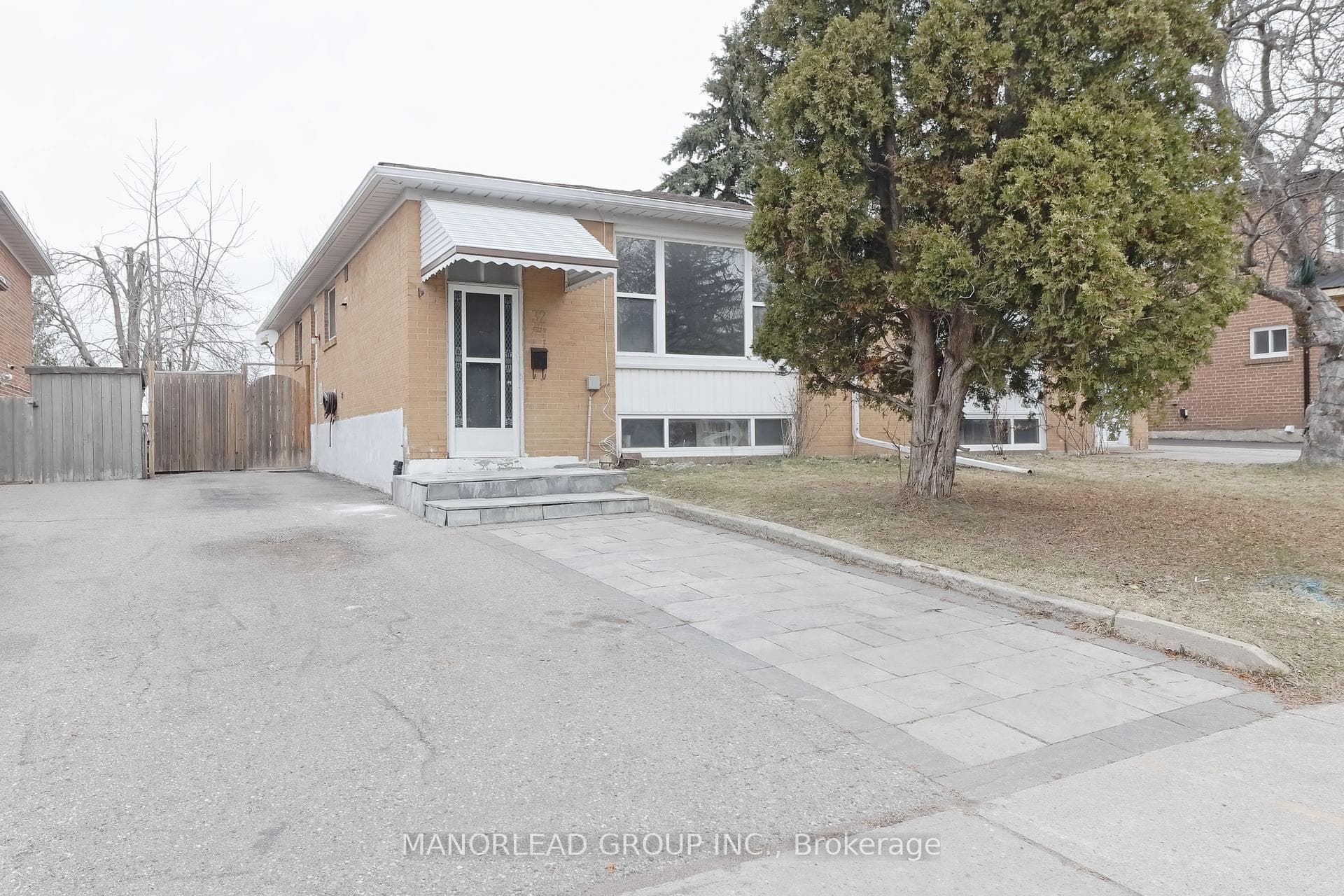 32 Clydesdale Drive Unit Main, Scarborough Village / Eglinton East, ON M2J 3N2 - Photo 1