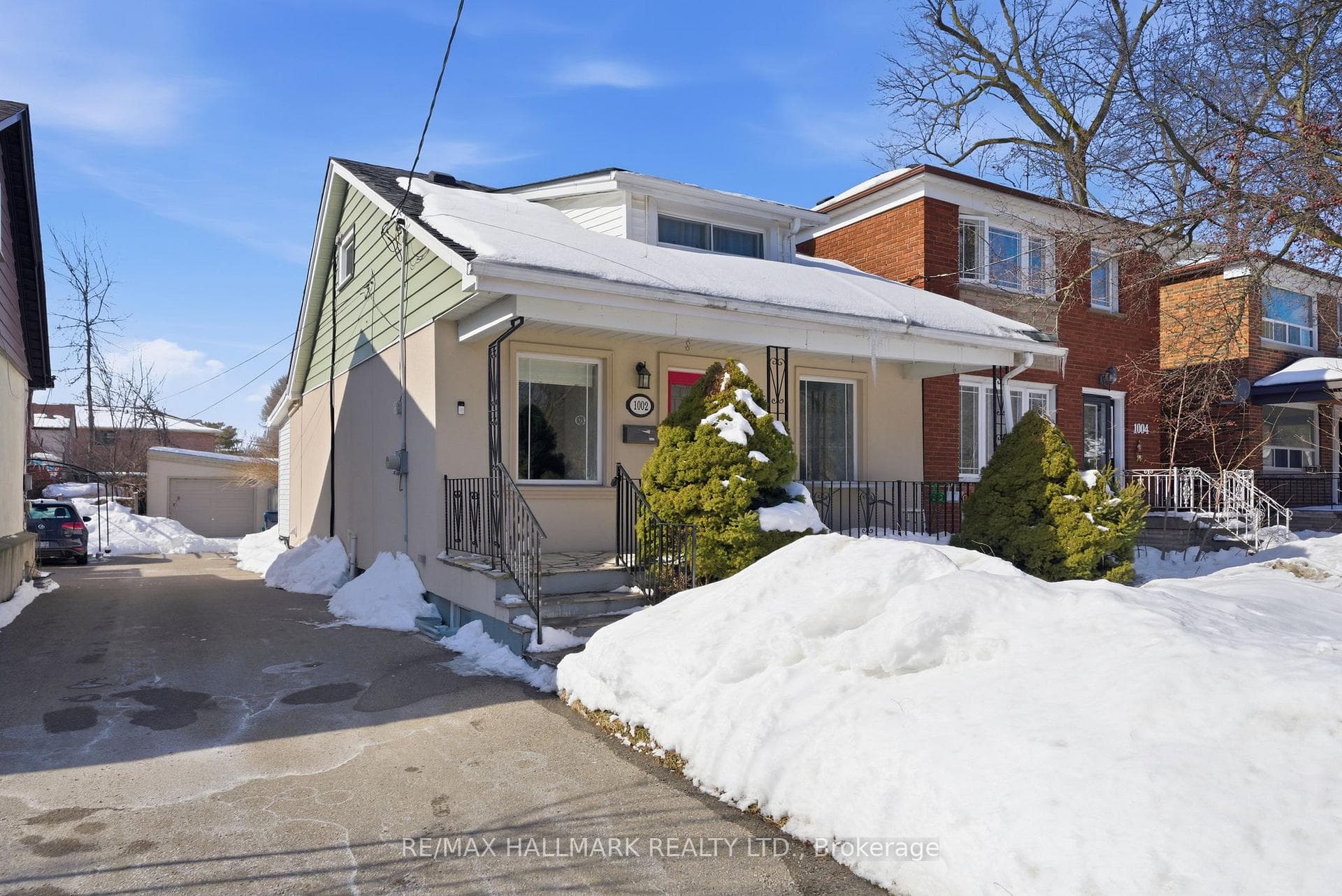1002 Victoria Park Avenue, Danforth / East York, ON M4B 2J6 - Photo 1
