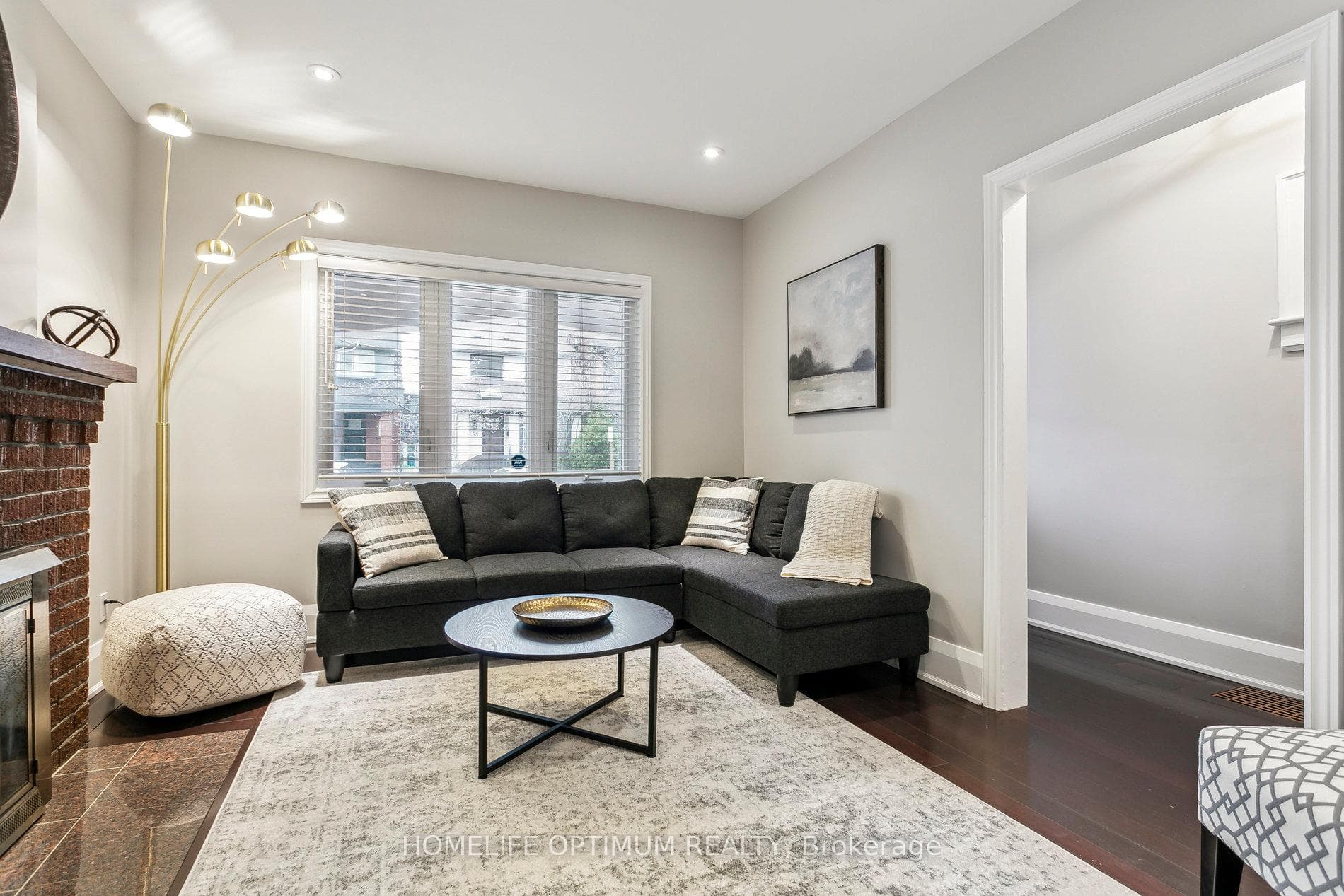 52 Hillsdale Avenue, Toronto C03