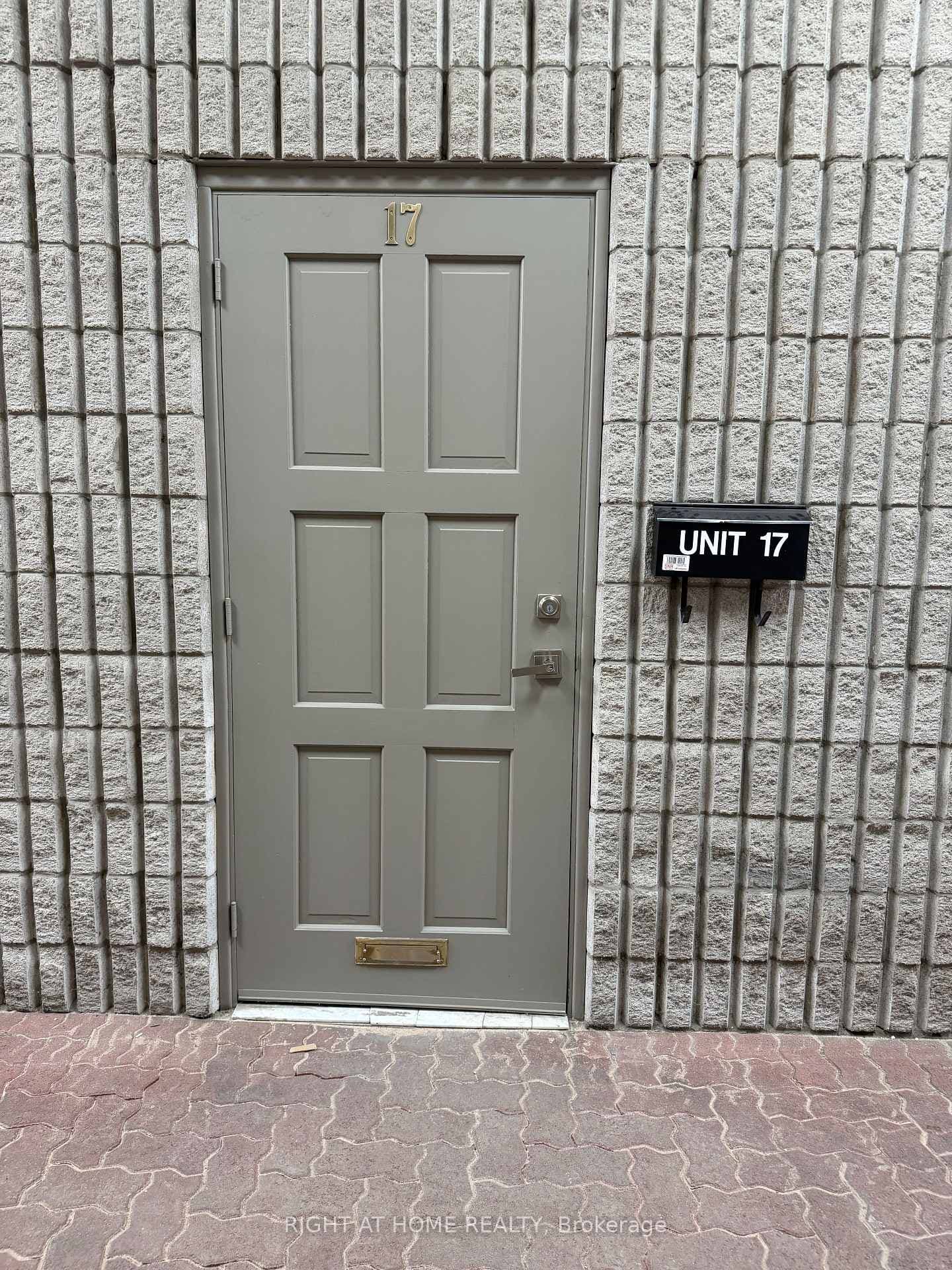 32 Goodmark Place Unit 17, Etobicoke (West Mall / Rexdale), ON M9W 6J4 - Photo 1