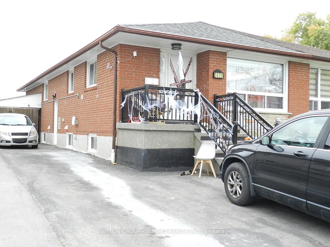 3406 ELLENGALE Drive Unit LOWER, Mississauga, ON L5C 1Z4 - Photo 1
