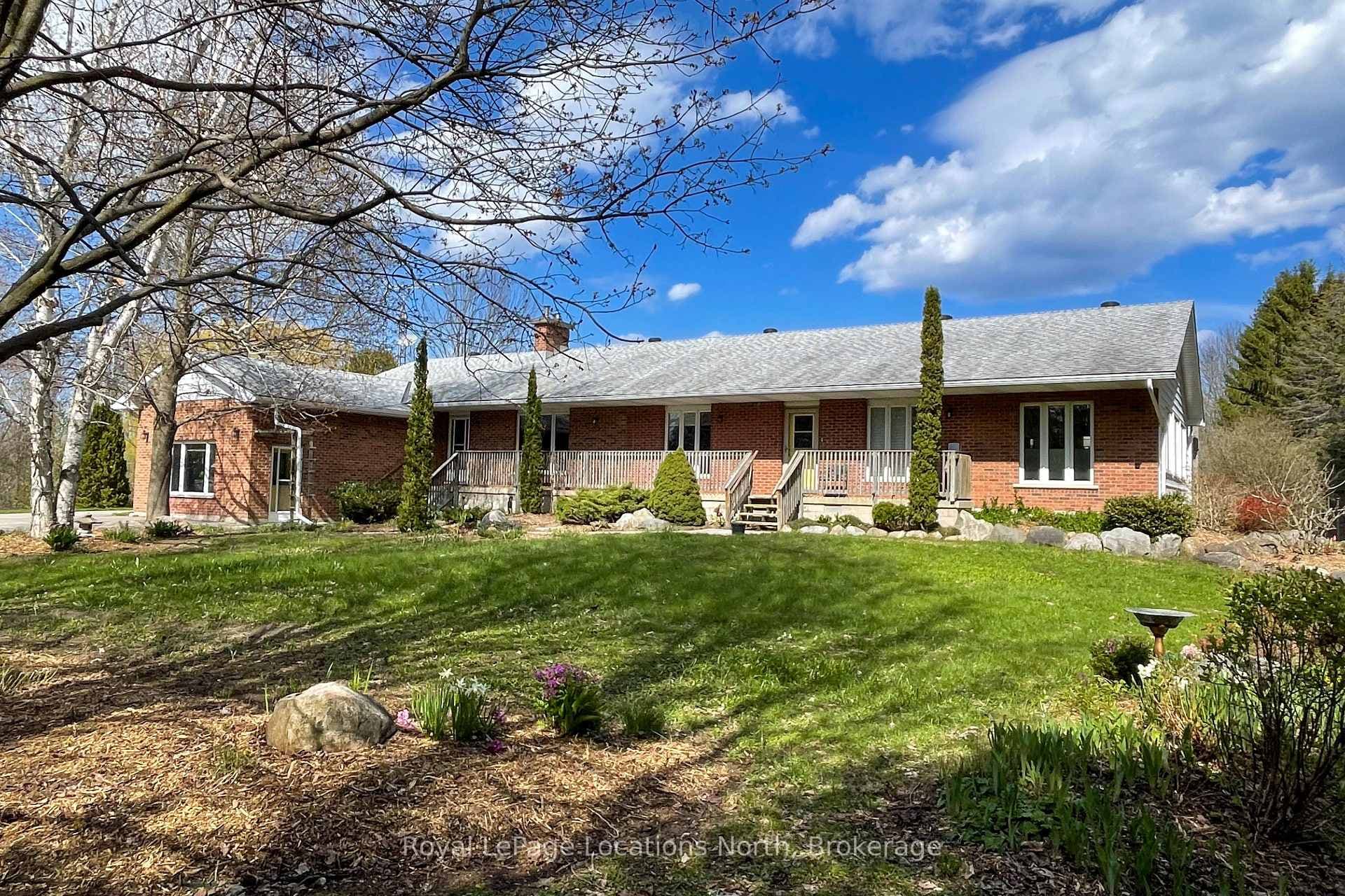 2 homes, each with 2 bedrooms
