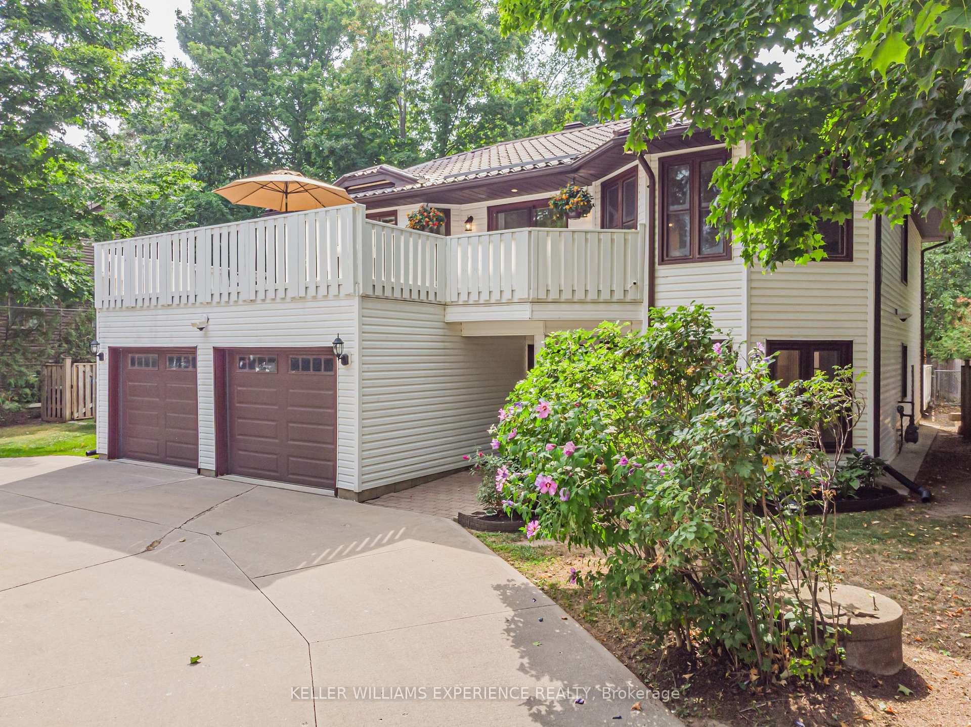 2030 Lilac Drive, Innisfil, ON L9S 1Y9 - Photo 1