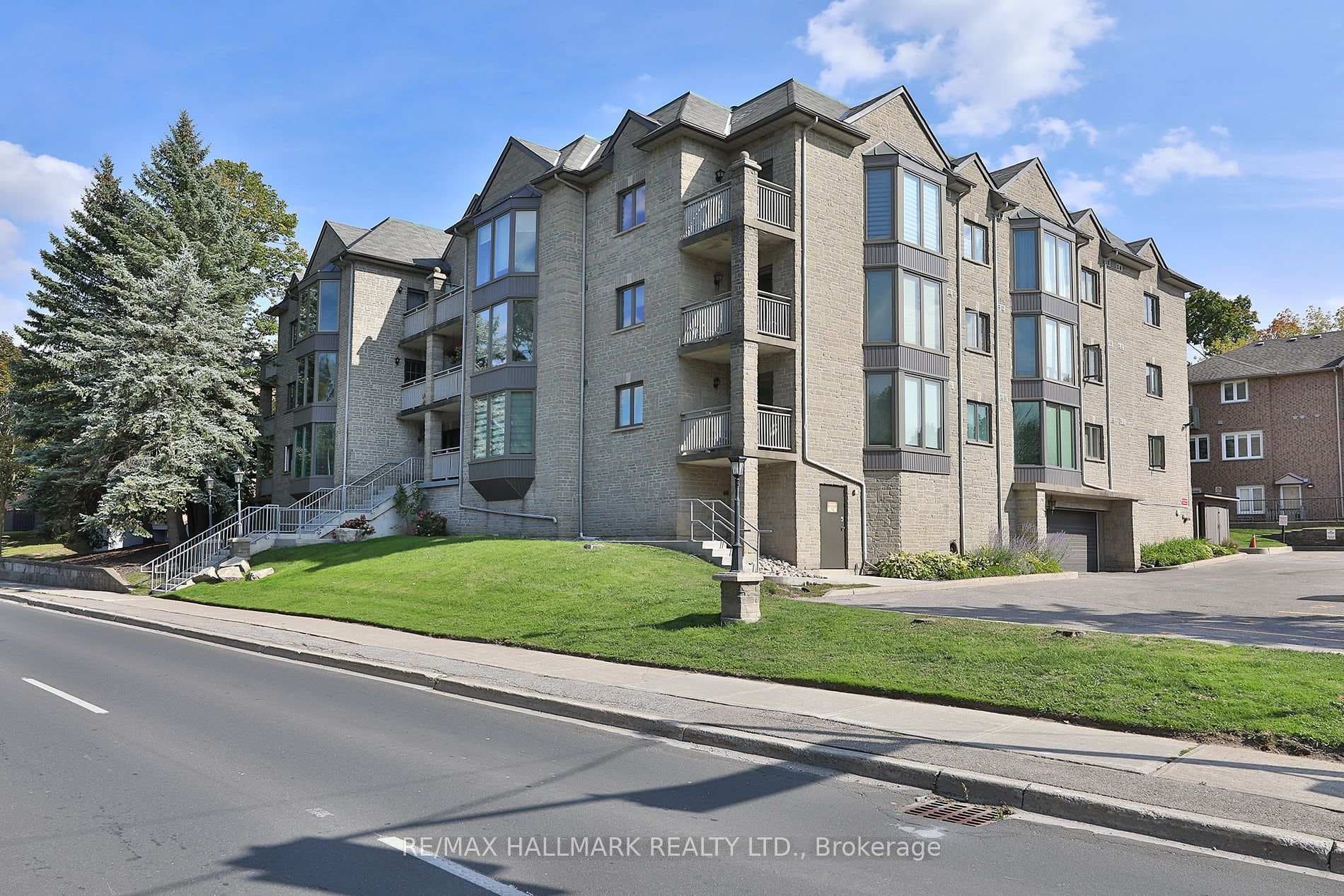 21 George Street Unit 305, Aurora, ON L4G 2S1 - Photo 1