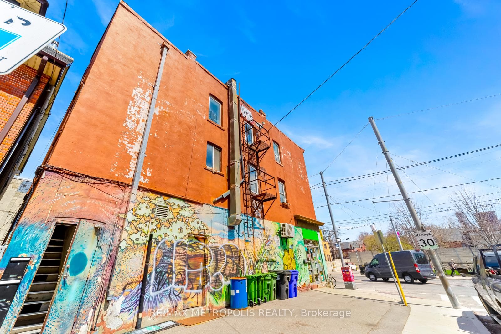 854 BATHURST Street, Annex / Yorkville / Summerhill, ON M5R 3G3 - Photo 1