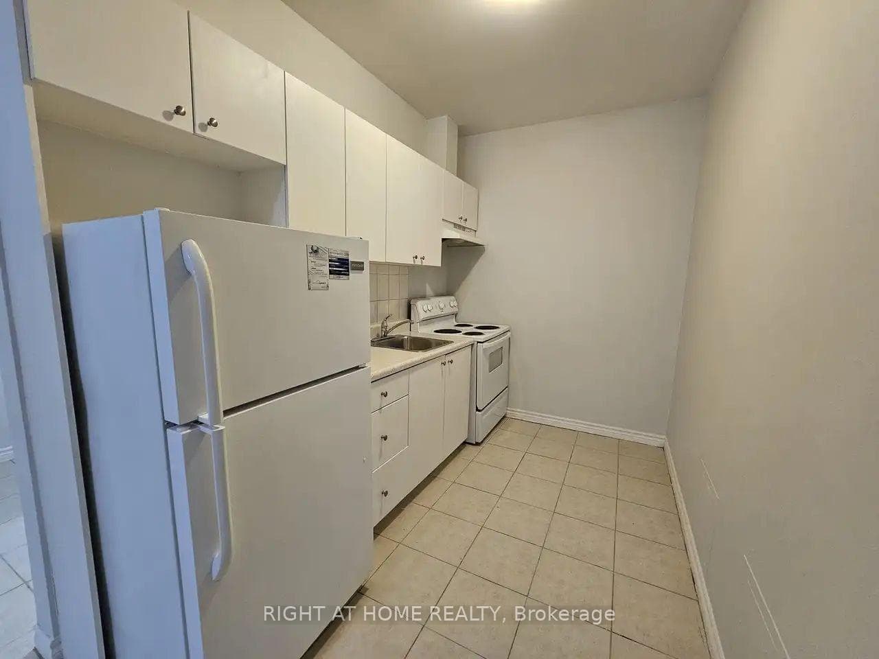 1807 Eglinton Avenue Unit 304, Forest Hill / Deer Park, ON M6E 2H7 - Photo 1