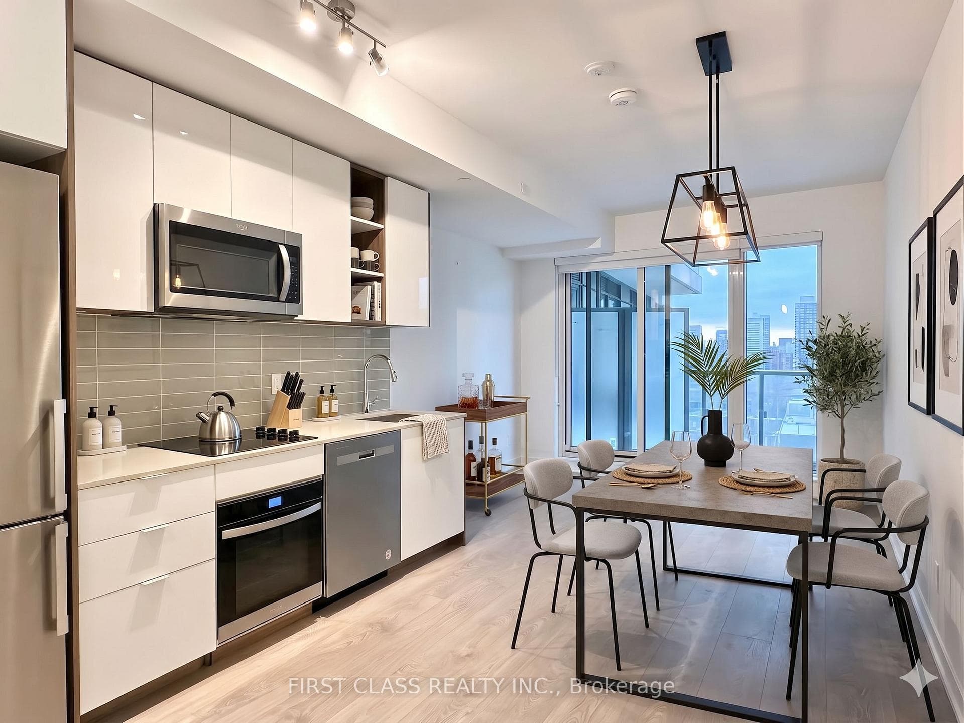 543 Richmond Street Unit 820, Downtown Toronto / Waterfront, ON M5V 0W9 - Photo 1