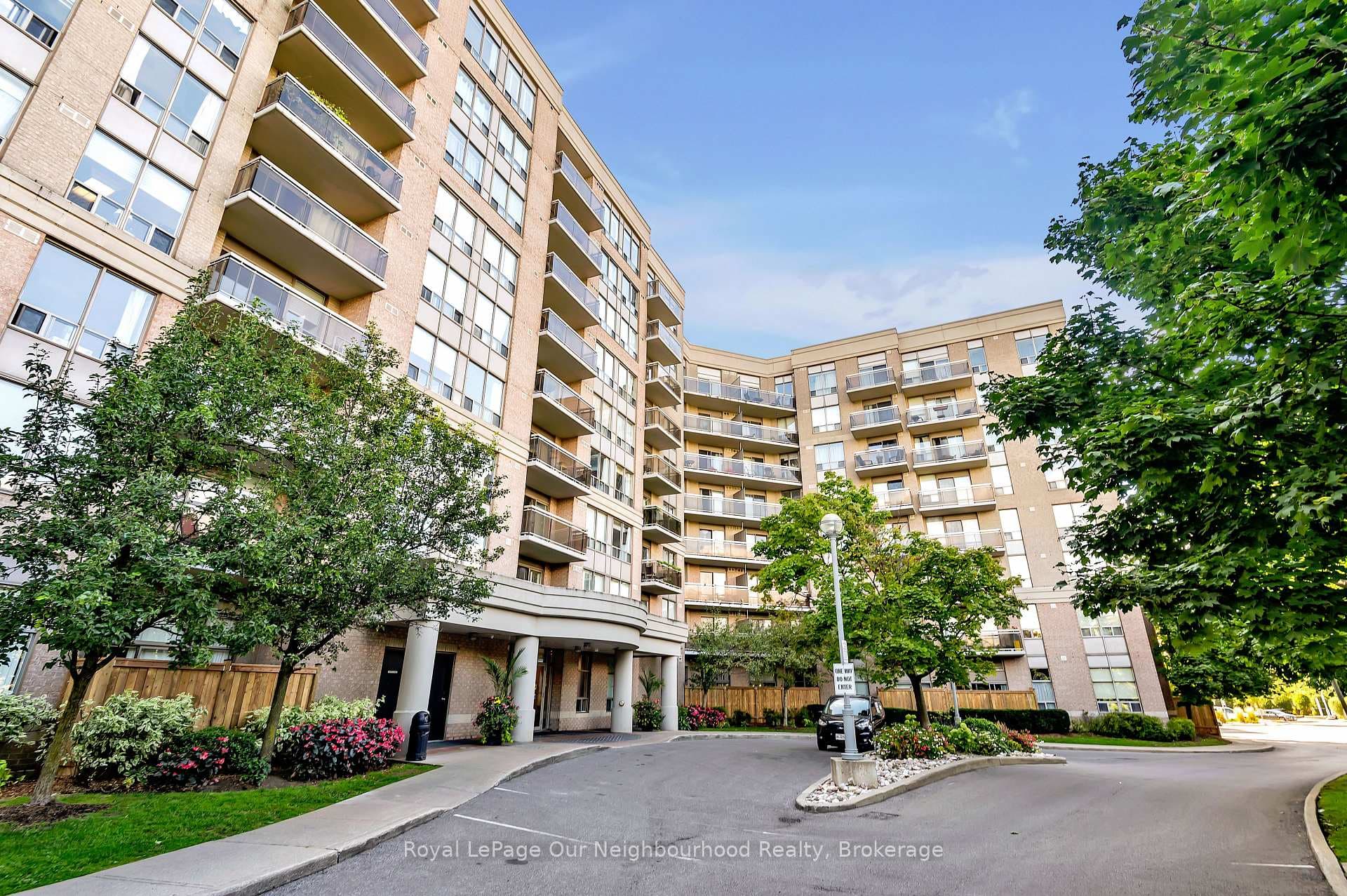 1720 Eglinton Avenue Unit 813, Don Mills / Parkwoods / Victoria Village, ON M4A 2X8 - Photo 1