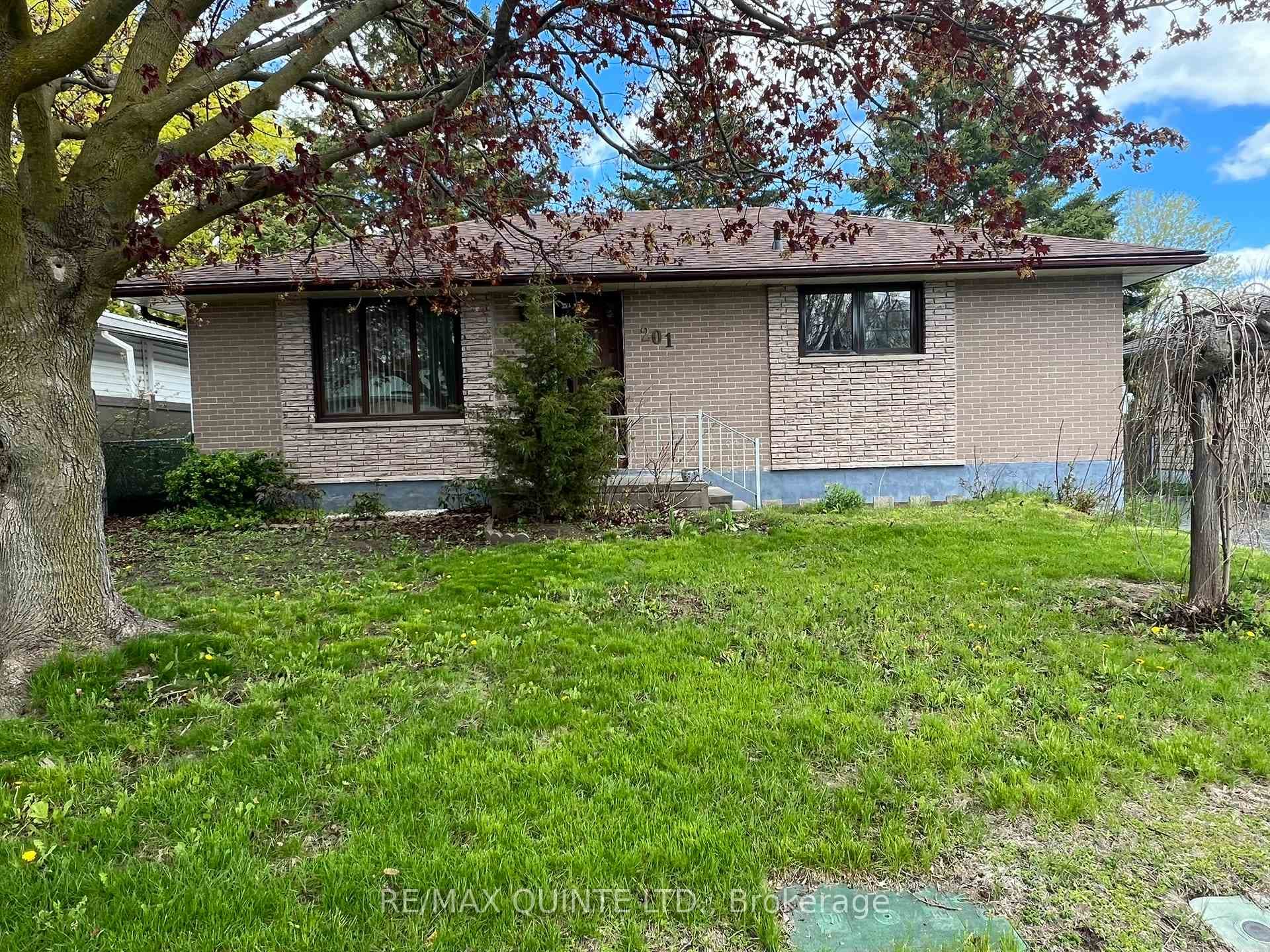 201 Reid Street, Quinte West, ON K8V 5W4 - Photo 1