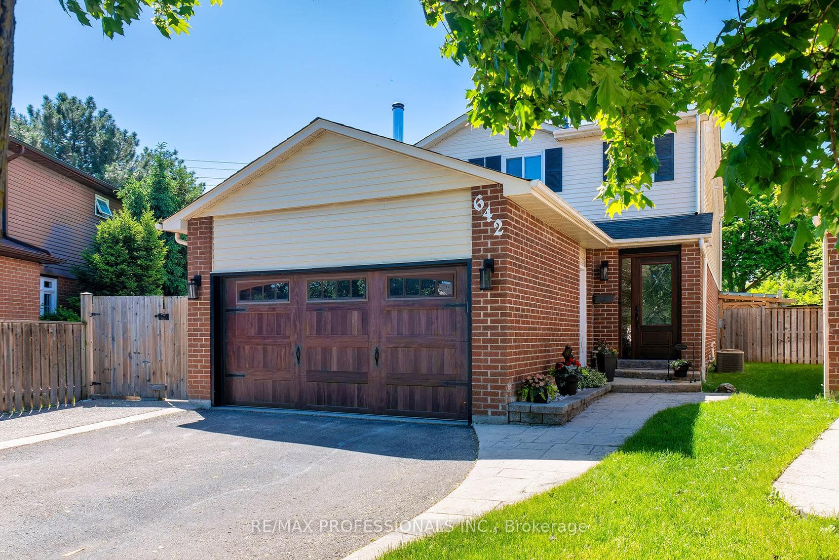 642 Roseheath Drive, Milton