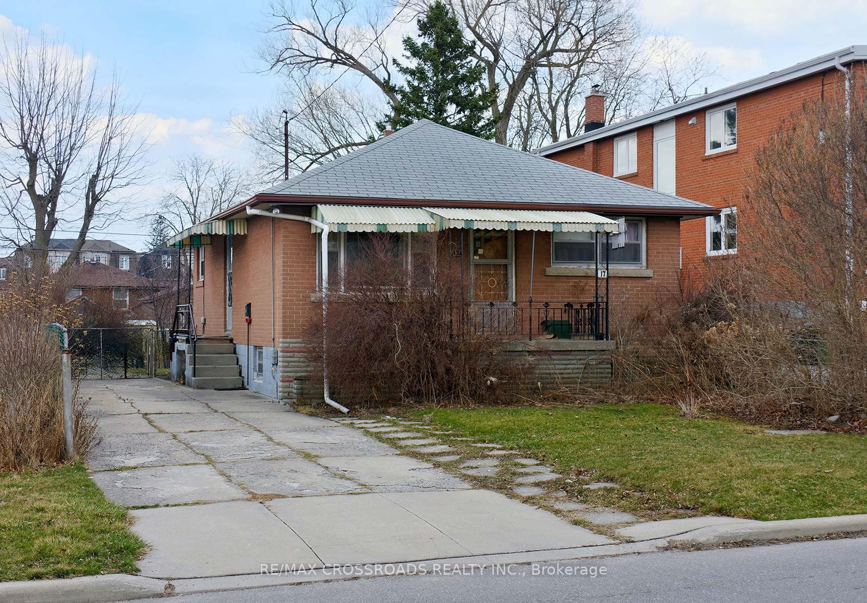 17 Winter Avenue, Dorset Park / Kennedy Park, ON M1K 4L6 - Photo 1