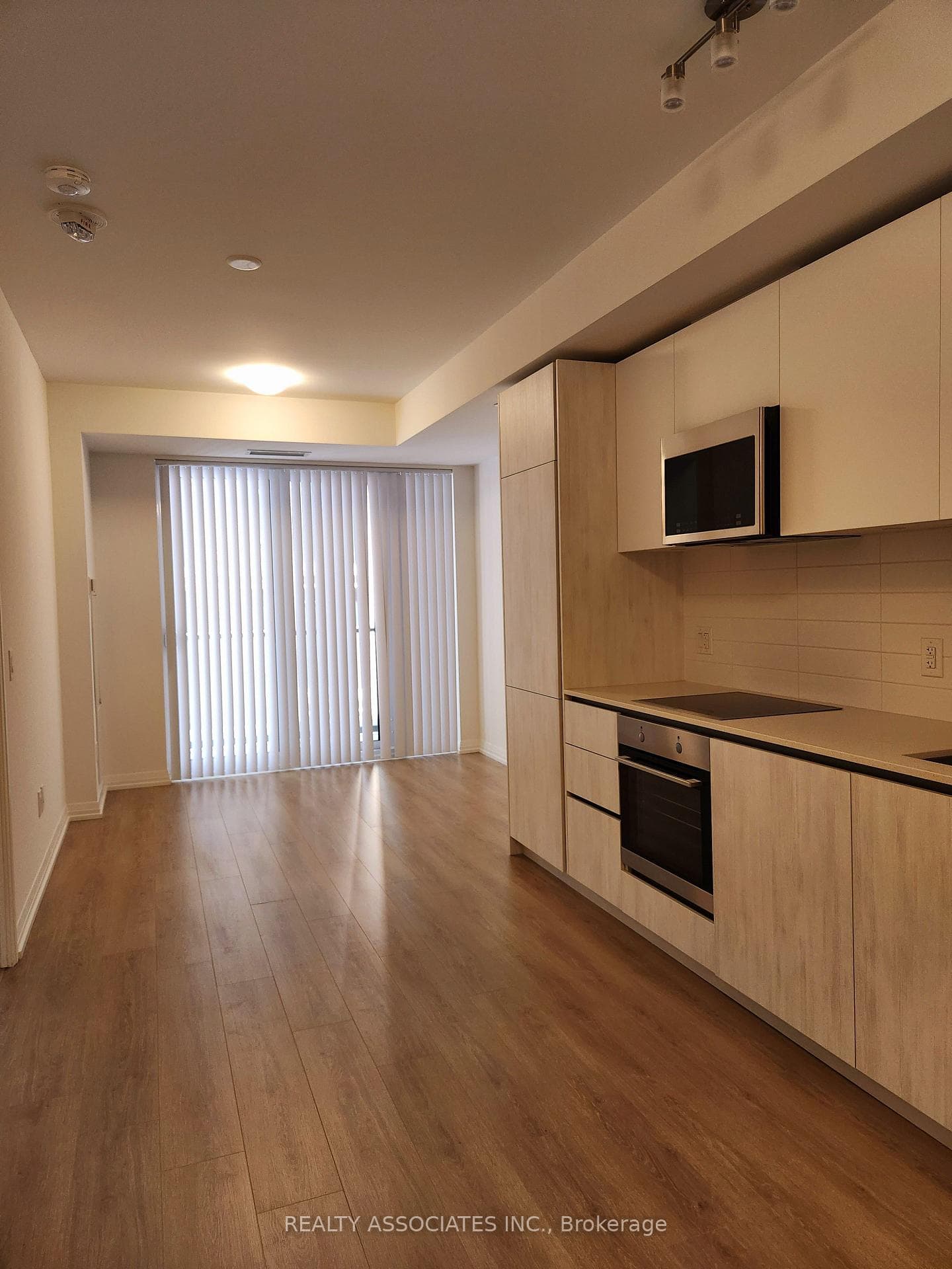 8 Widmer Street Unit 704, Toronto C01