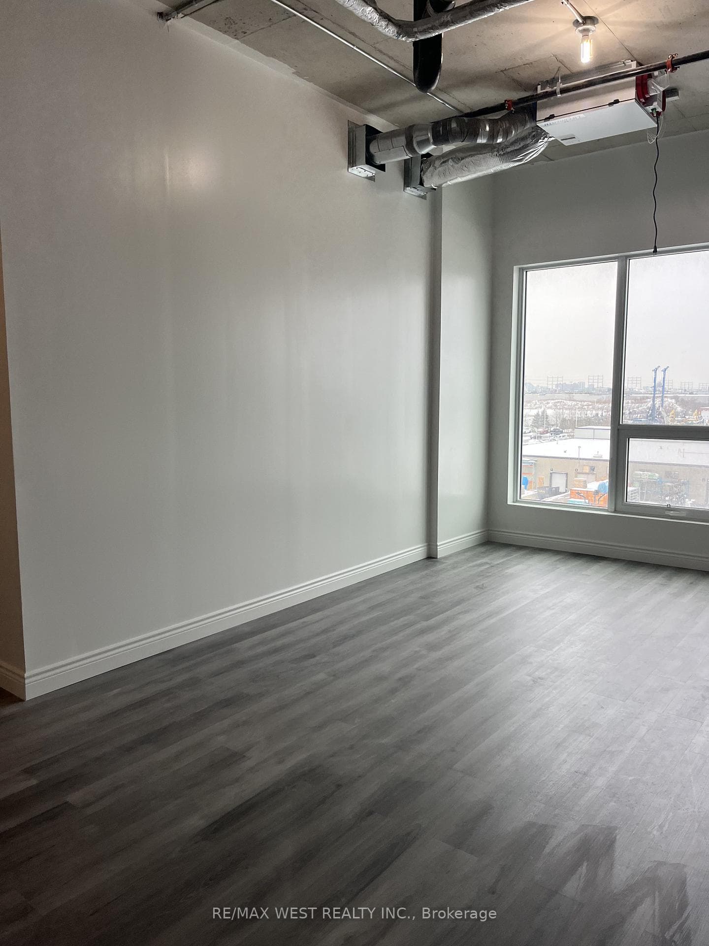 600 Dixon Road Unit 423, Etobicoke (West Mall / Rexdale), ON M9W 1J1 - Photo 1