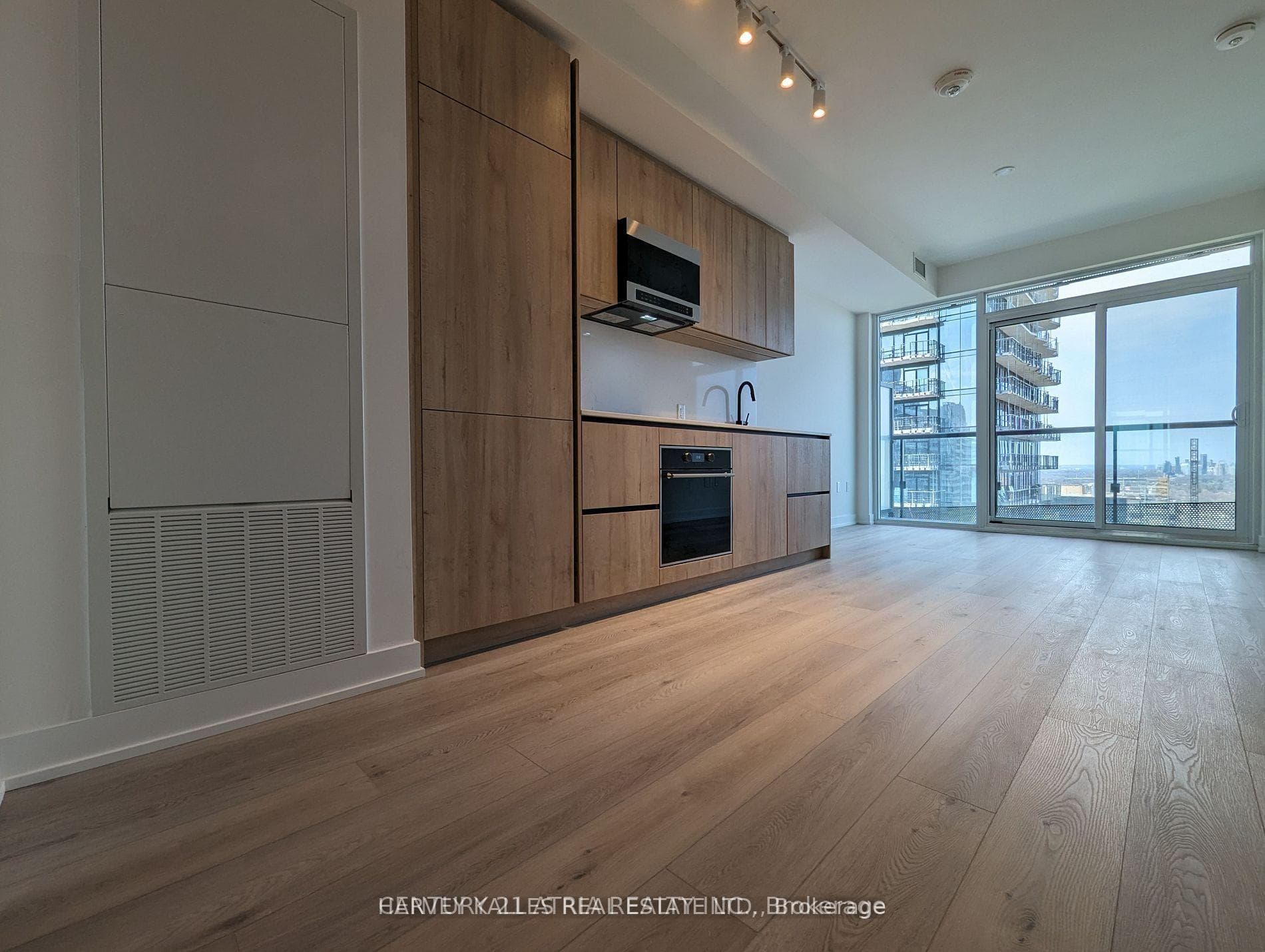 117 Broadway Avenue Unit 3206, Leaside / Davisville, ON M4P 1V3 - Photo 1