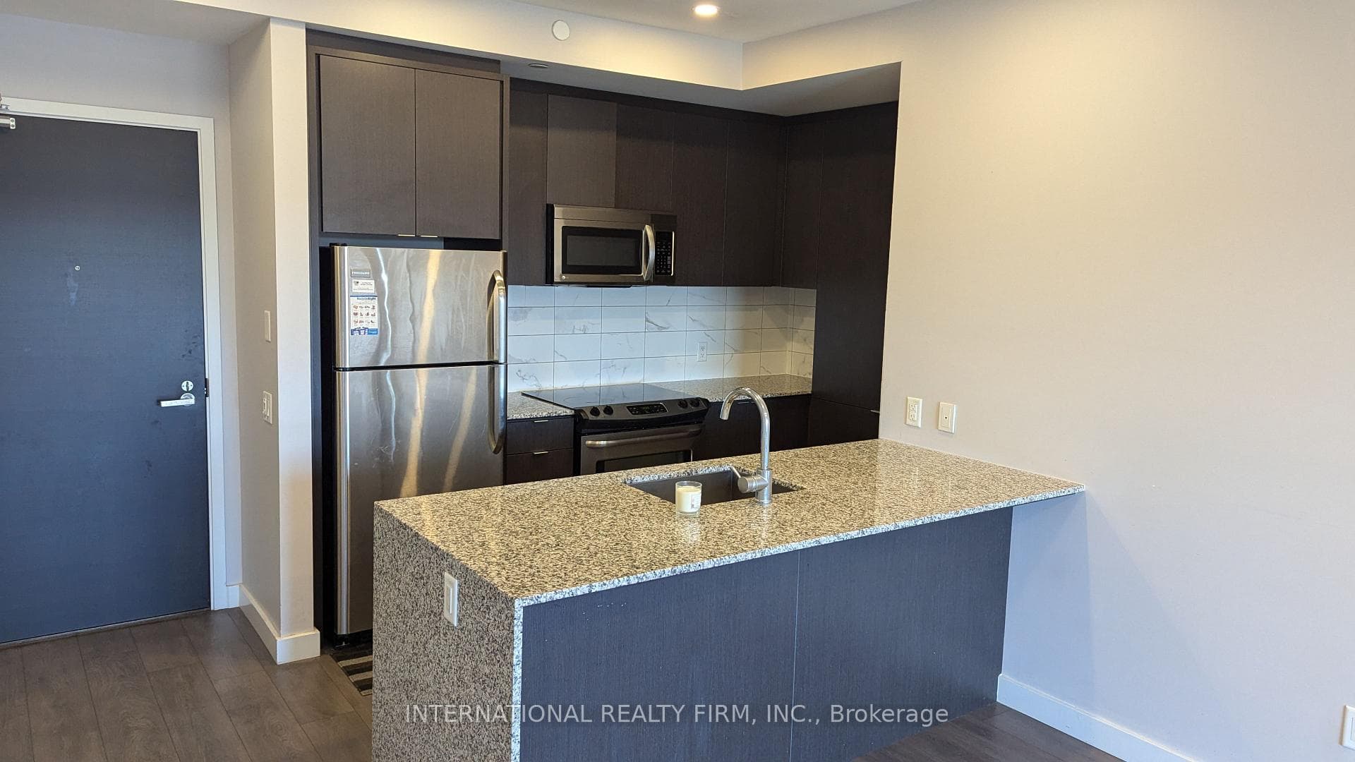 5005 Harvard Road Unit 405, Mississauga, ON L5M 0W5 - Photo 1