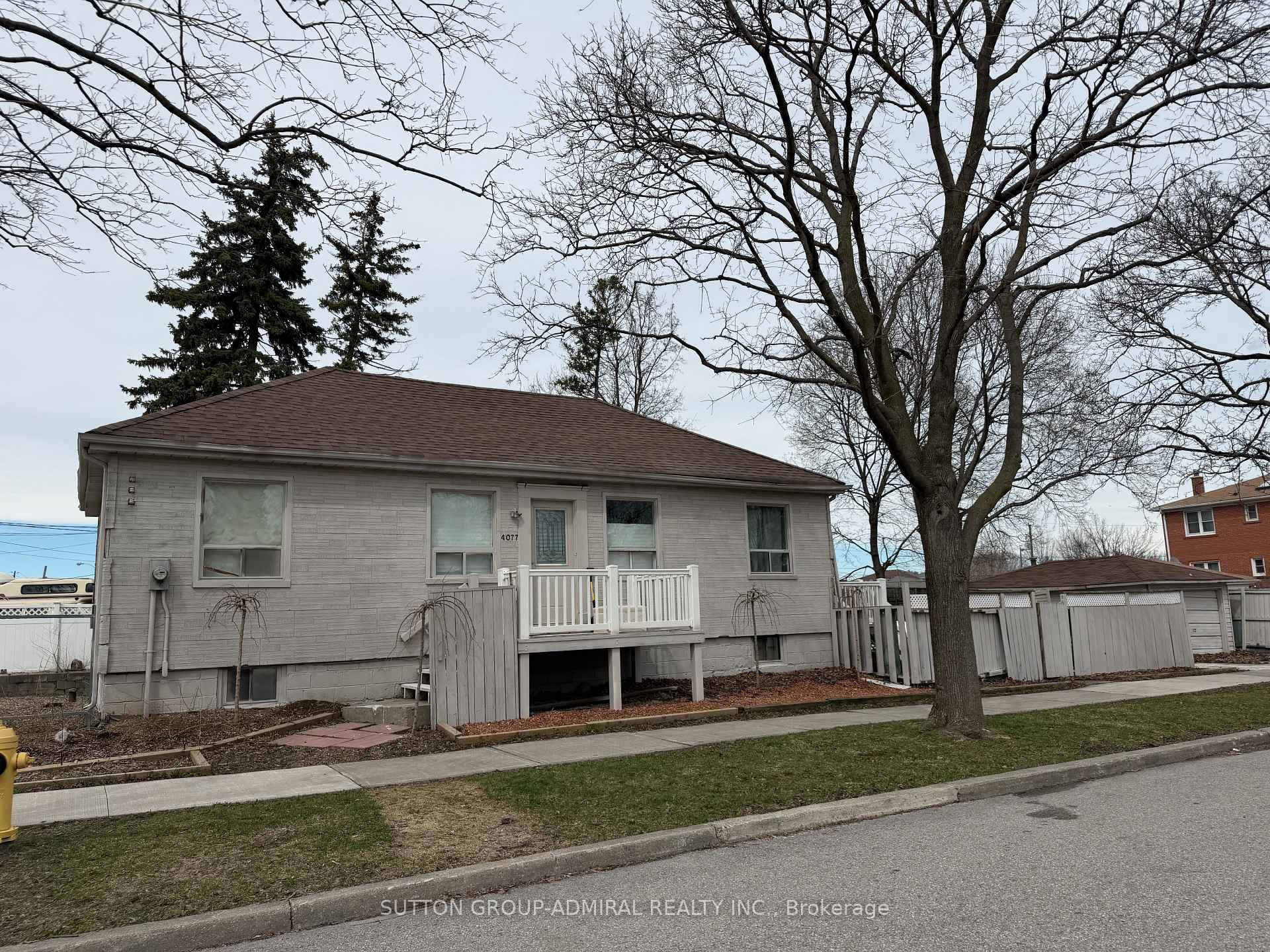 4077 Dufferin Street, North York (Bathurst Manor / Clanton Park), ON M3H 5R8 - Photo 1
