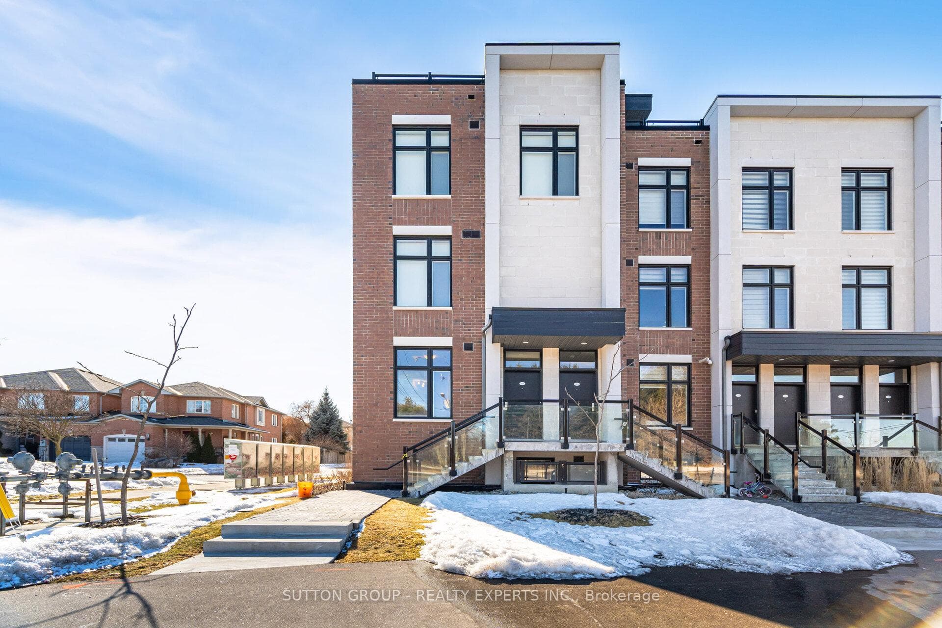 9560 Islington Avenue Unit L109, Vaughan