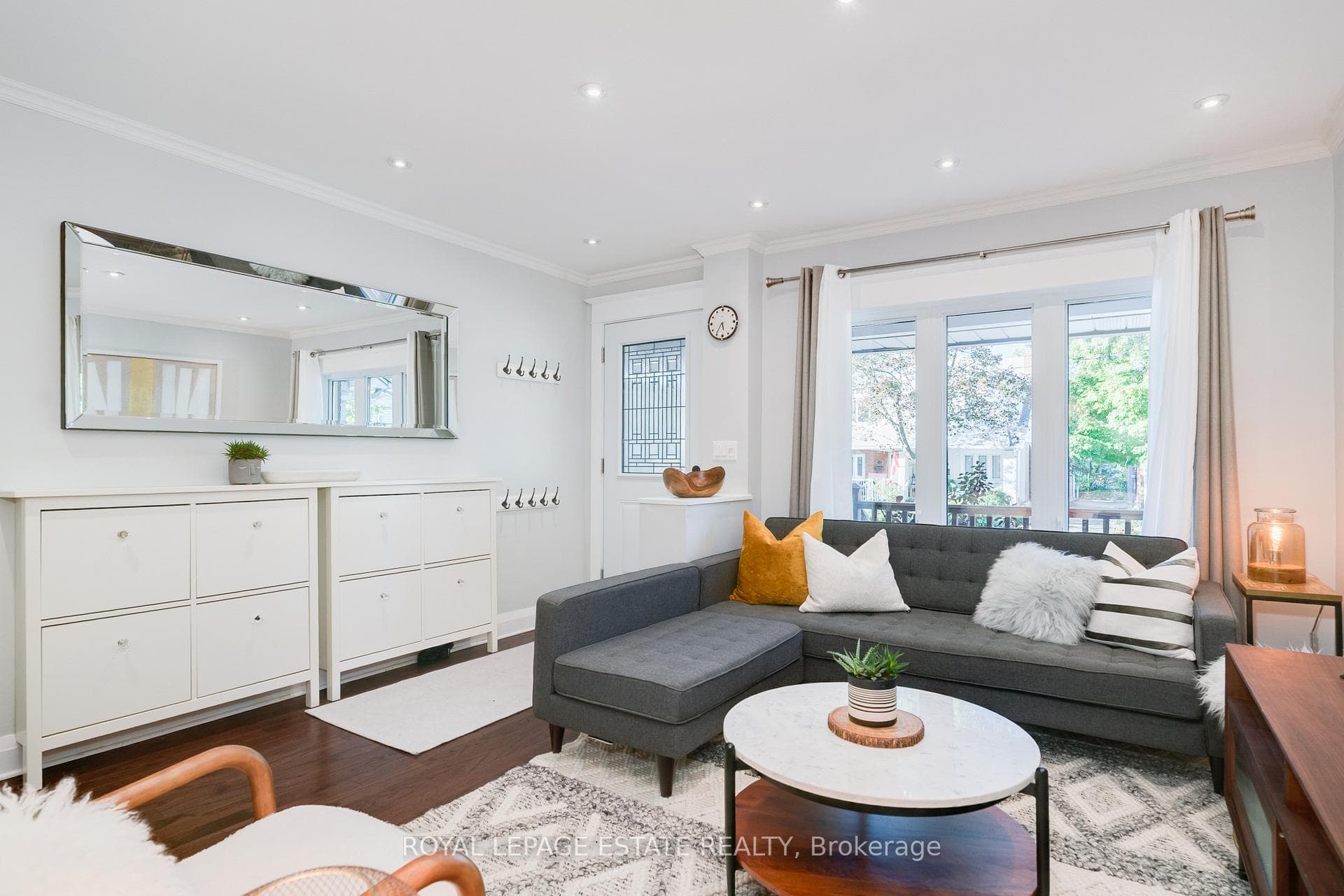331 Scarborough Road, The Beaches / Upper Beaches, ON M4E 3M9 - Photo 1