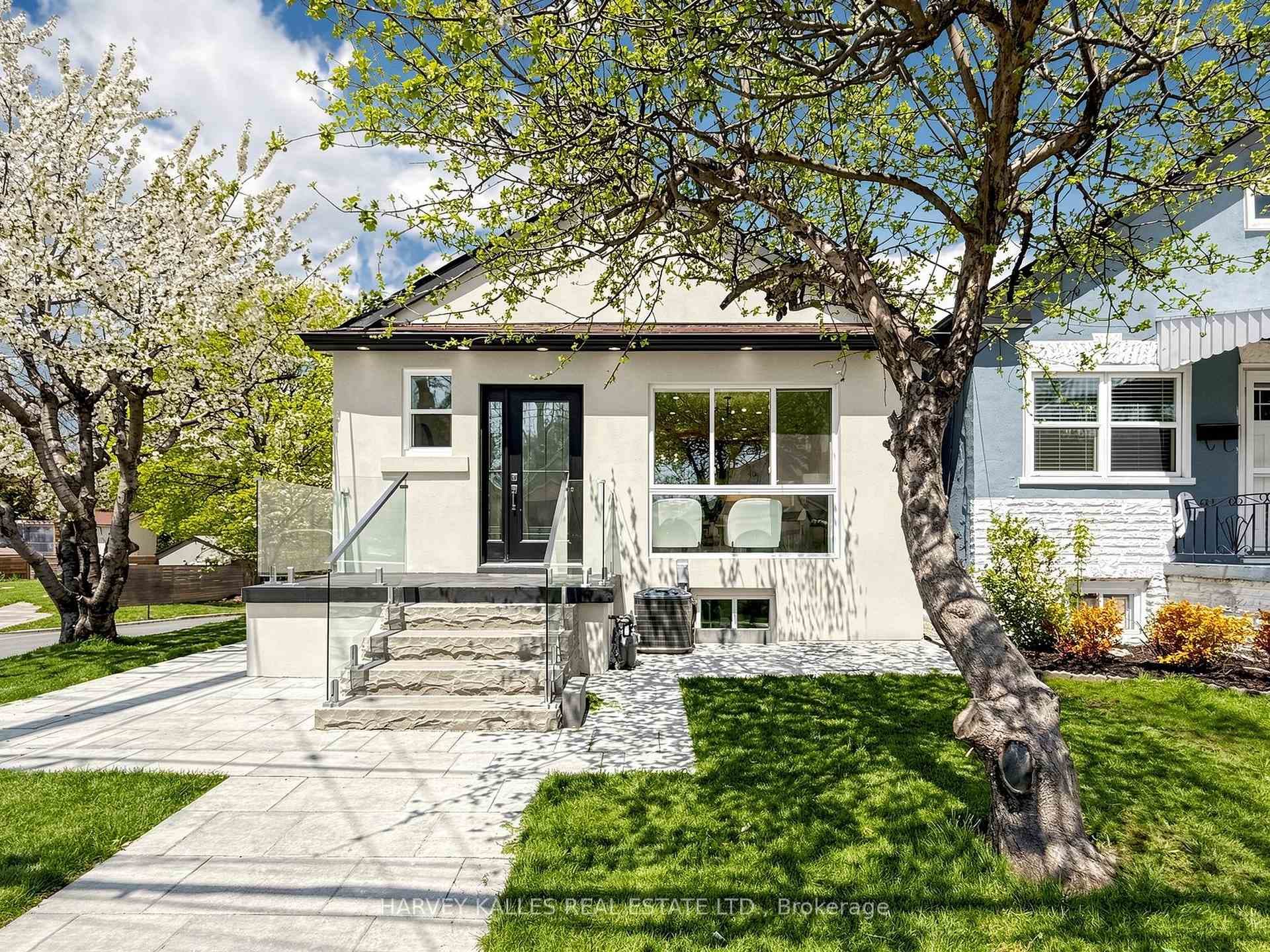 982 Cosburn Avenue, Danforth / East York, ON M4C 2X1 - Photo 1