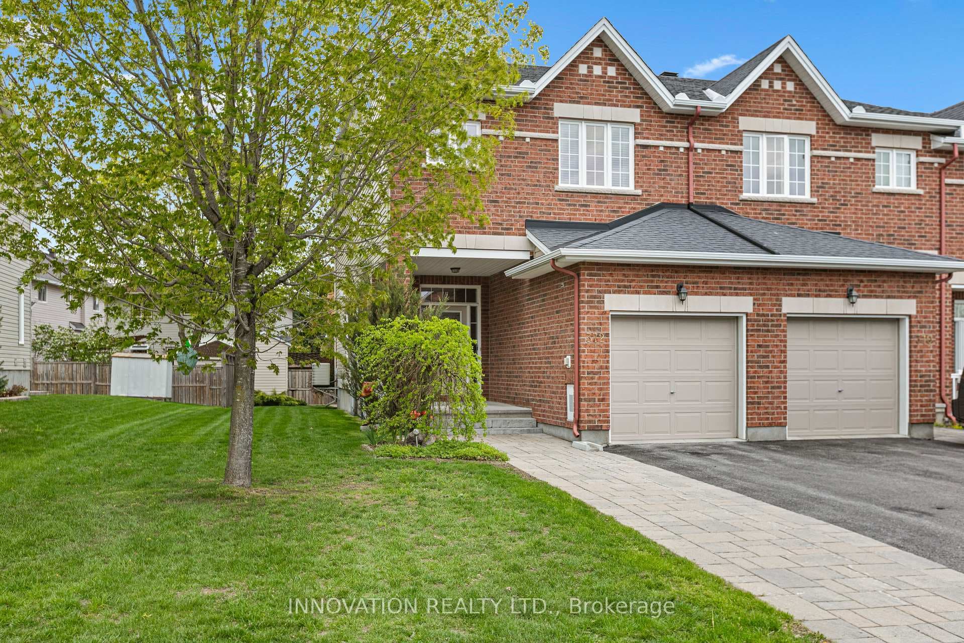 372 Kingbrook Drive, Kanata