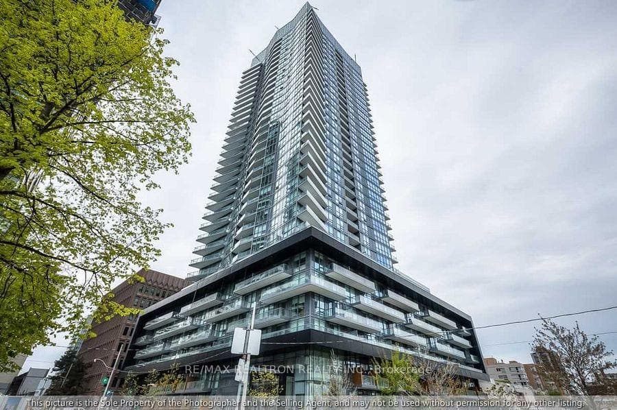 30 Roehampton Avenue Unit 612, Leaside / Davisville, ON M4P 0B9 - Photo 1