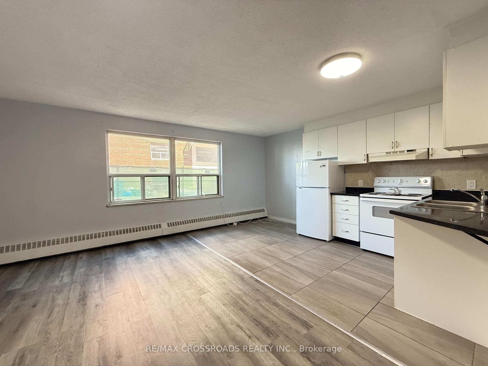 1181 Ellesmere Road Unit 100, Scarborough (West Hill / Highland Creek), ON M1P 2X6 - Photo 1