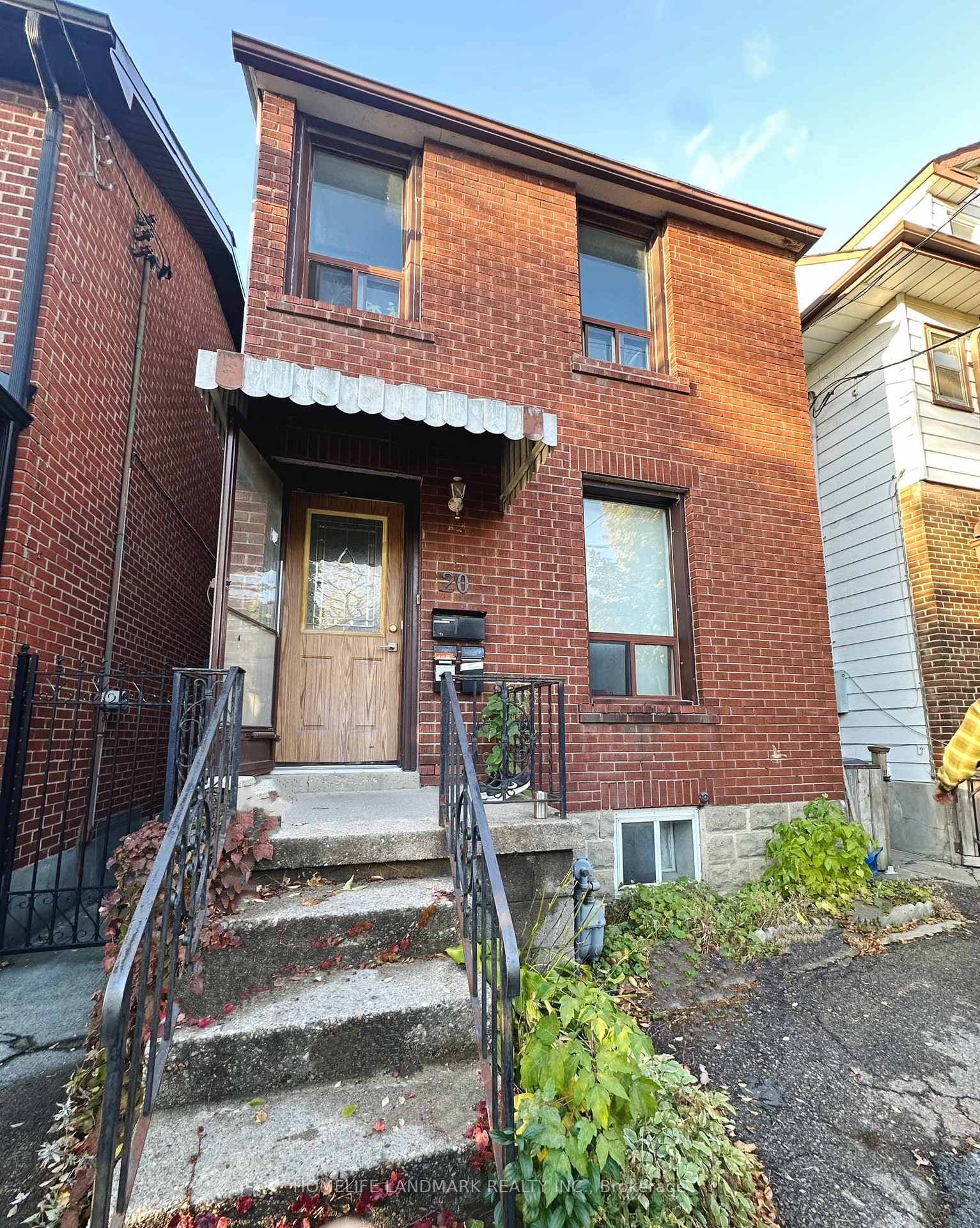 20 HALLAM Street, Bloor West Village / Swansea, ON M6G 1W2 - Photo 1