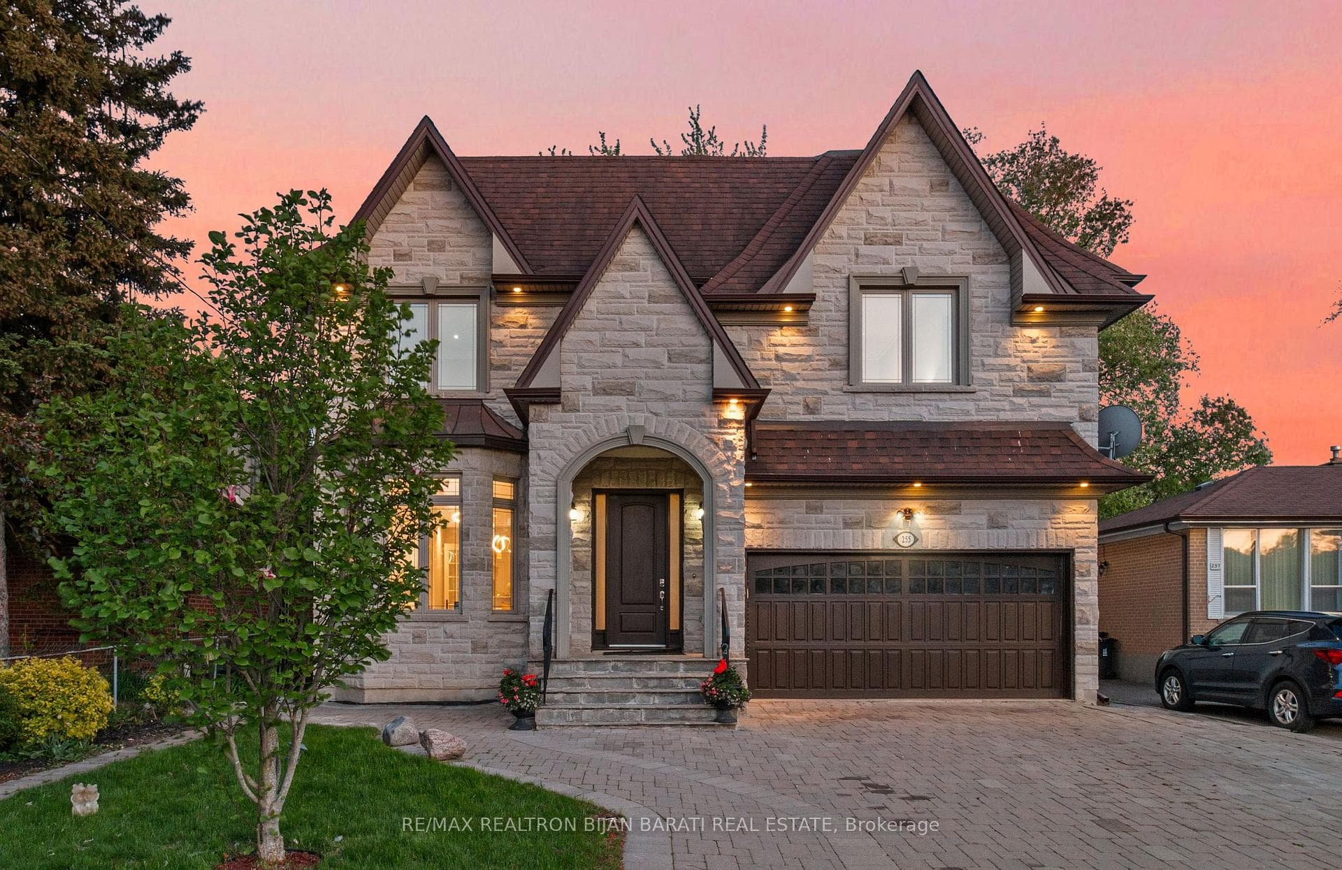 255 Homewood Avenue, Thornhill / Willowdale, ON M2R 2N4 - Photo 1