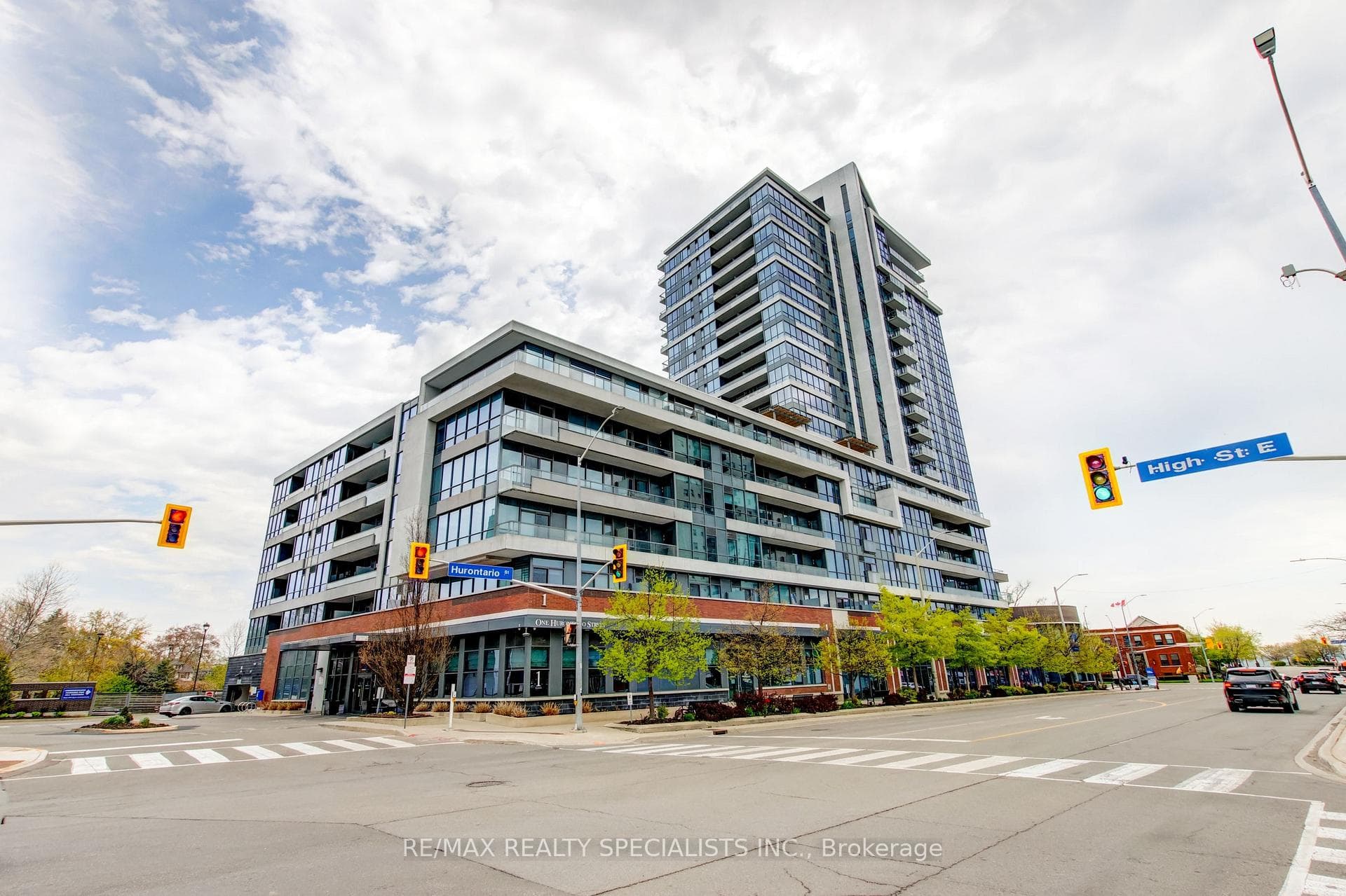1 Hurontario Street Unit 1005, Mississauga, ON L5G 0A3 - Photo 1