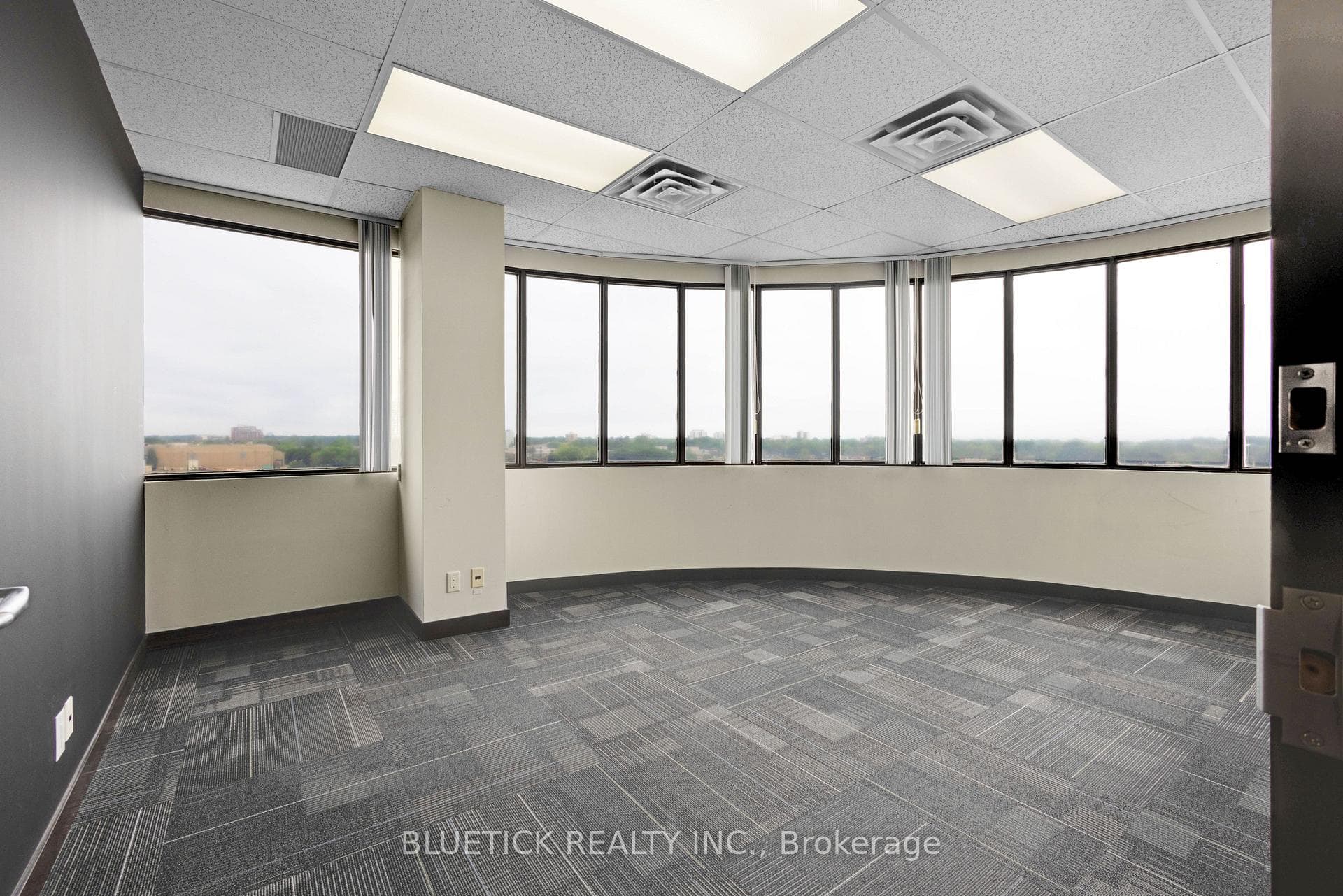 700 Dorval Drive Unit 502, Oakville, ON L6K 3V7 - Photo 1