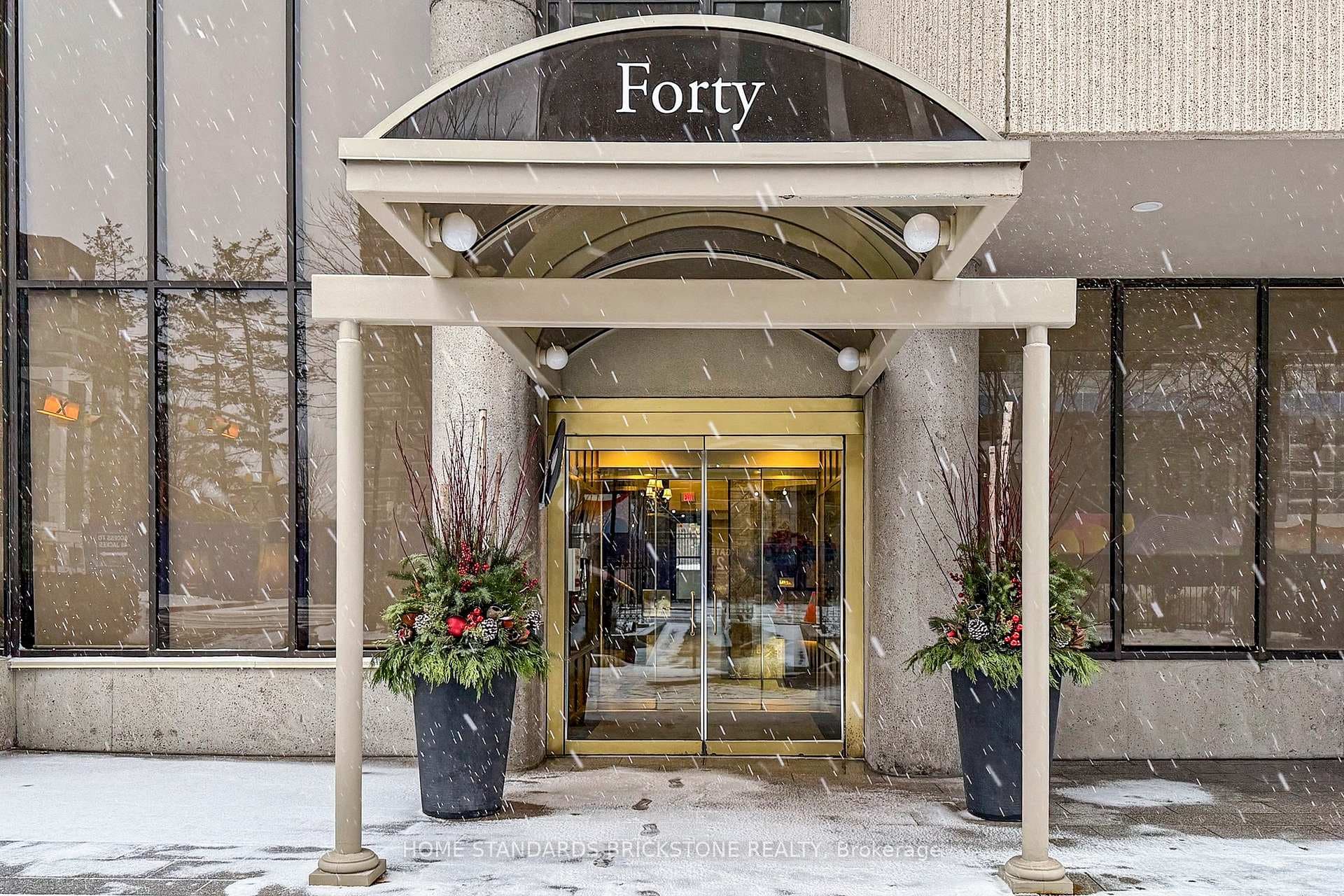 40 Rosehill Avenue Unit 1001, Toronto C09