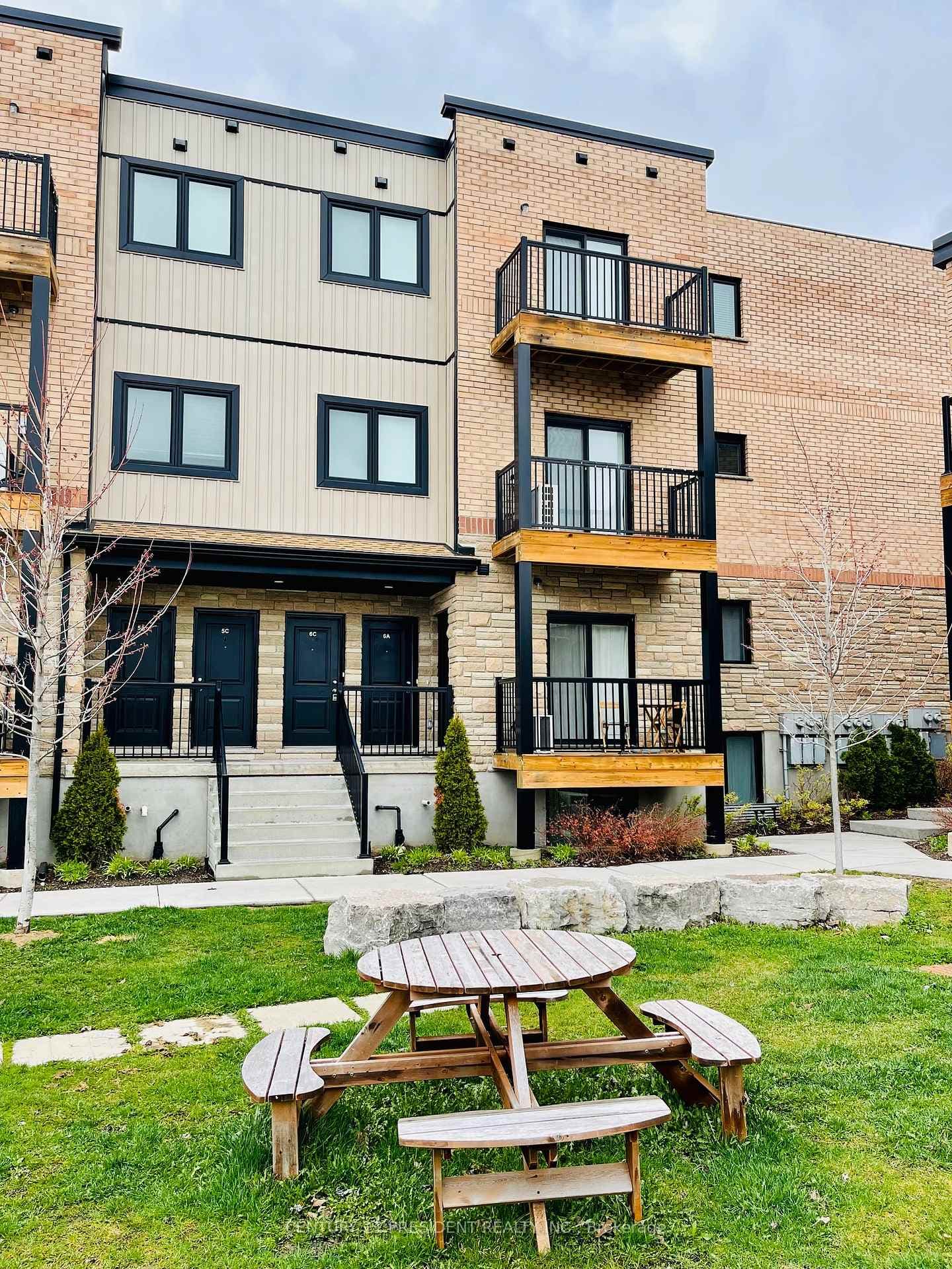 164 Heiman St Street Unit 6C, Kitchener, ON N2M 0B8 - Photo 1