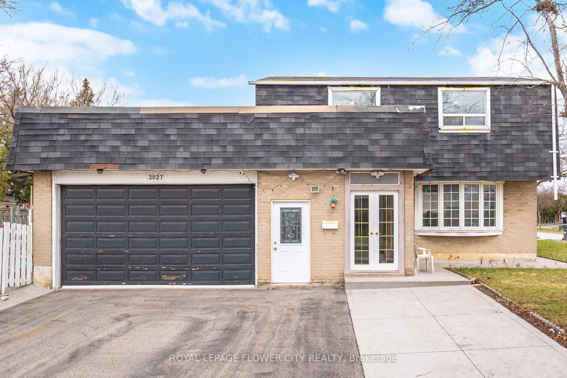 3027 Coral Drive, Mississauga, ON L4T 1Z2 - Photo 1