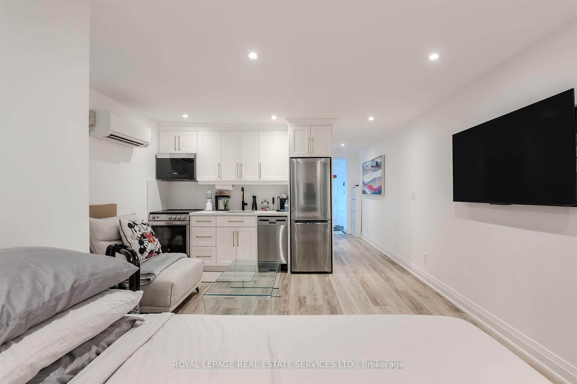 18 Milton Street Unit Lower Level, Liberty Village / Parkdale / South Parkdale, ON M8Y 2X5 - Photo 1