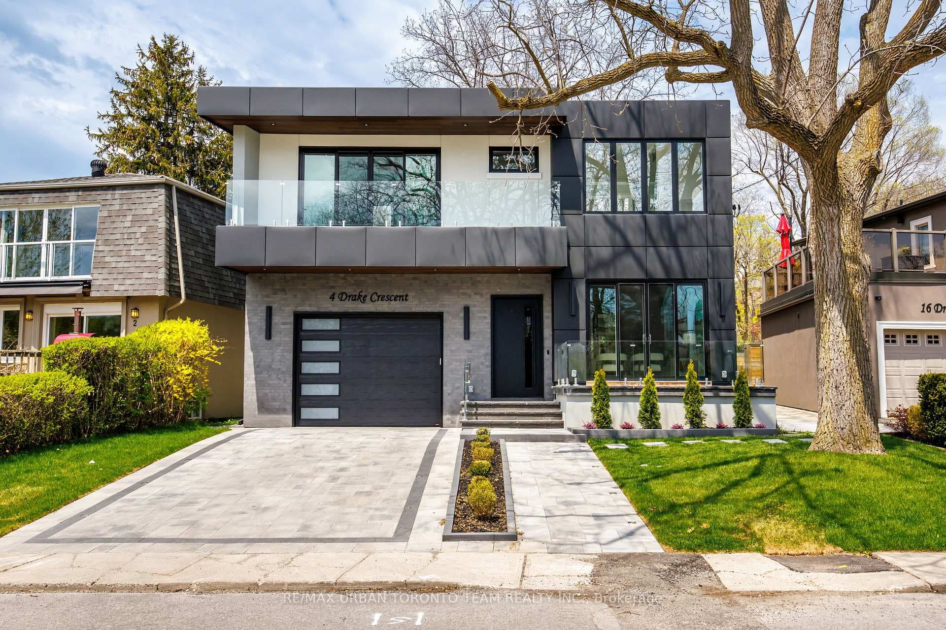 4 Drake Crescent, Toronto E08