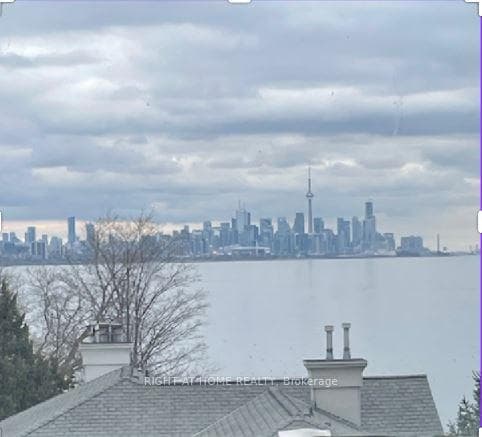 Actual SE Lake & Skyline Views