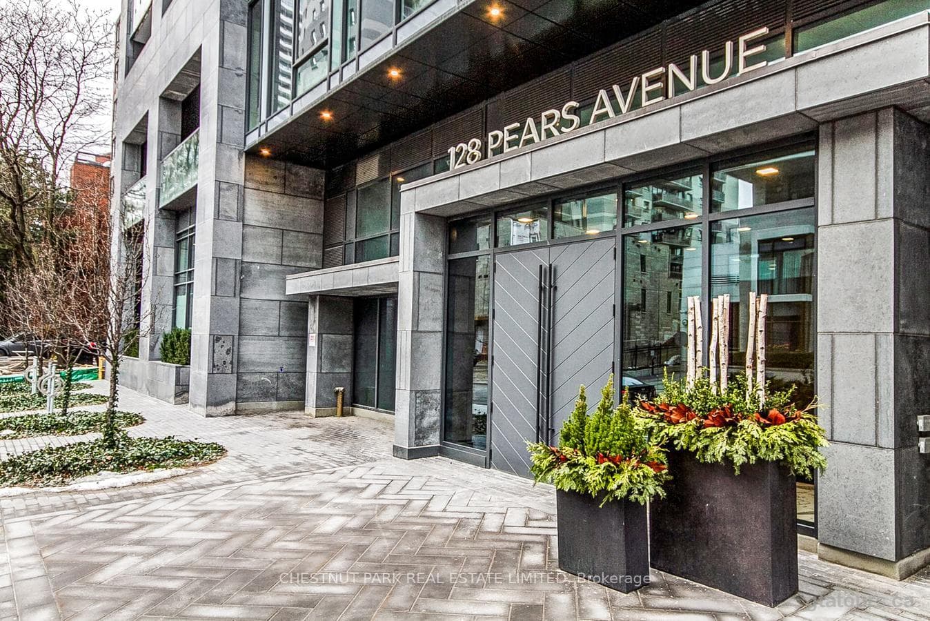 128 Pears Avenue Unit 901, Annex / Yorkville / Summerhill, ON M5R 1T2 - Photo 1