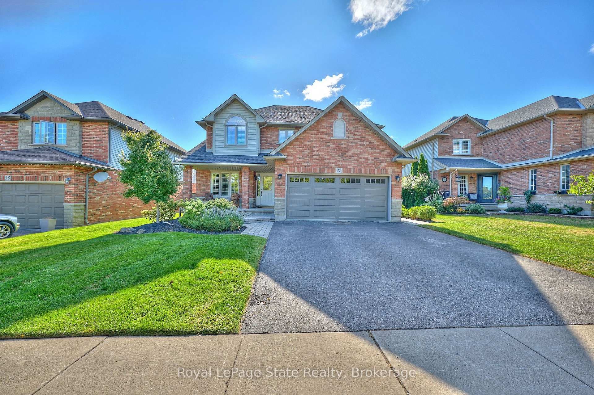 37 George Street, Grimsby, ON L3M 3Y5 - Photo 1