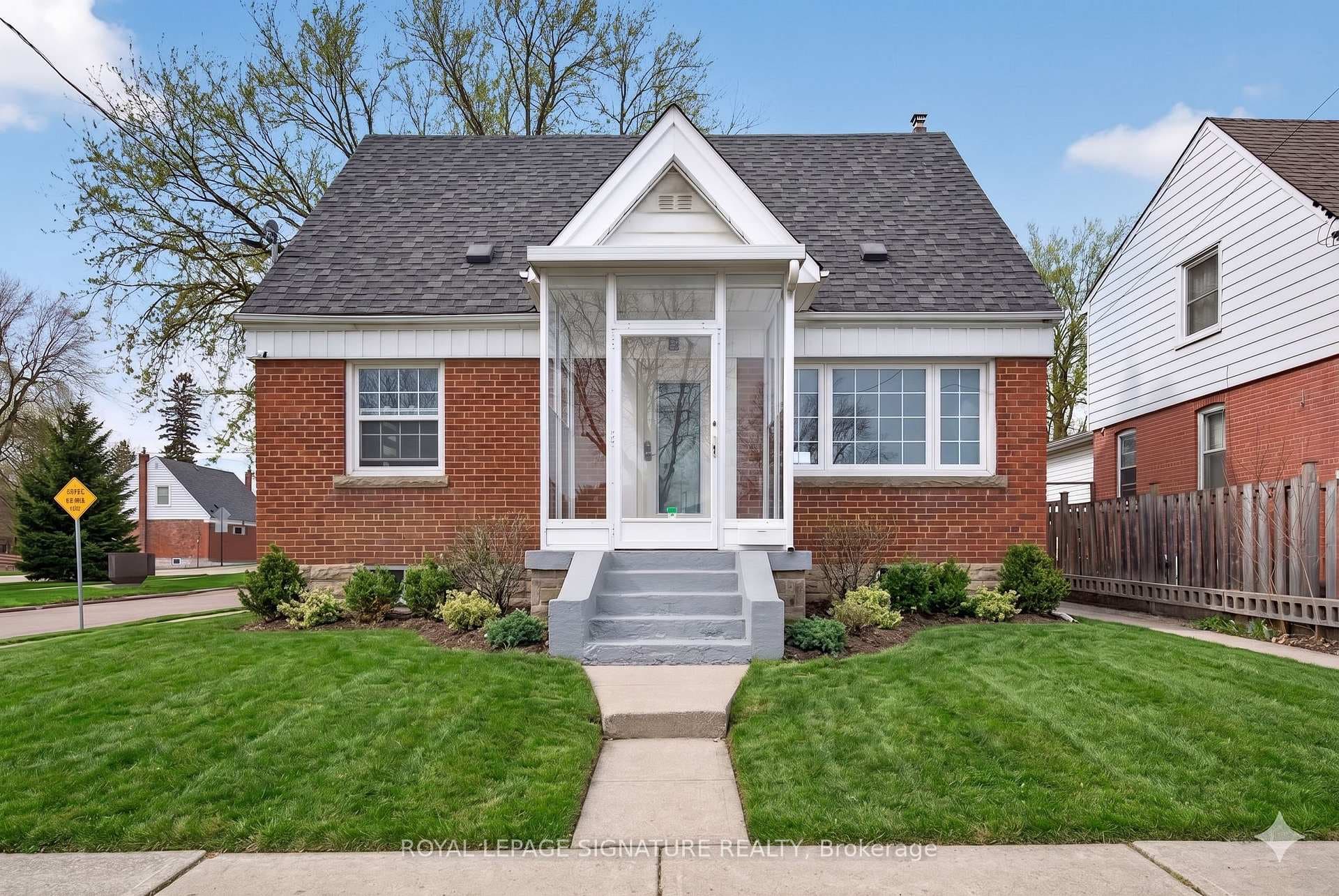 3244 St Clair Avenue, Dorset Park / Kennedy Park, ON M1L 1V8 - Photo 1