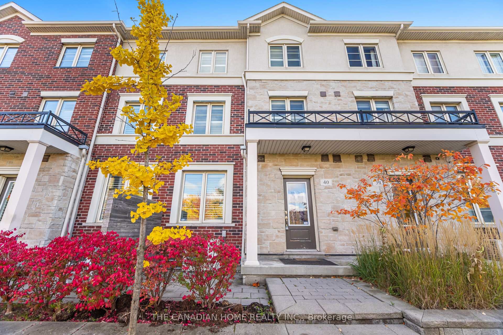 636 Evans Avenue Unit # 40, Liberty Village / Parkdale / South Parkdale, ON M8W 2W6 - Photo 1